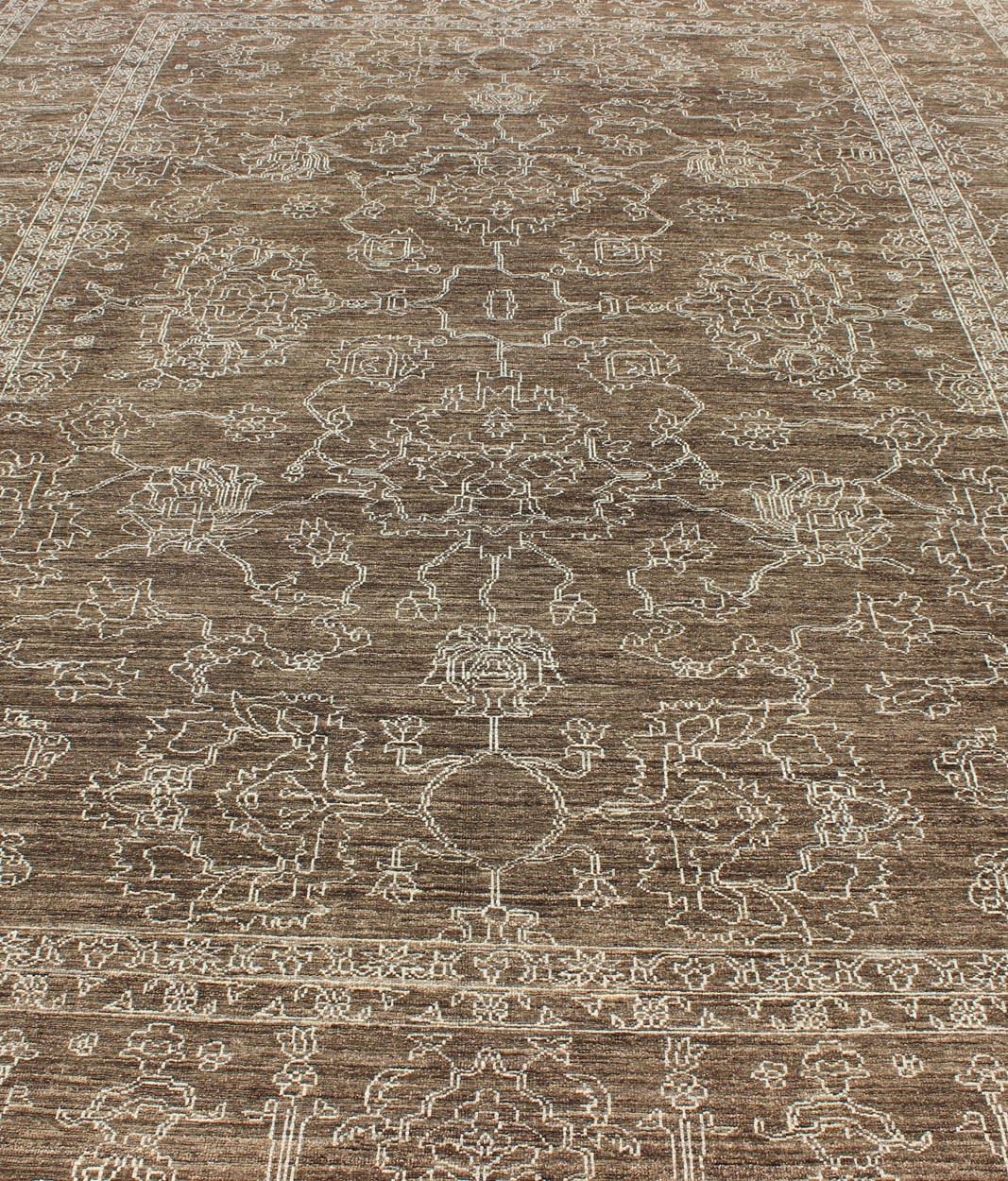Feiner Übergangsteppich mit stilisierten geometrischen Motiven in Braun & Tan (20. Jahrhundert) im Angebot
