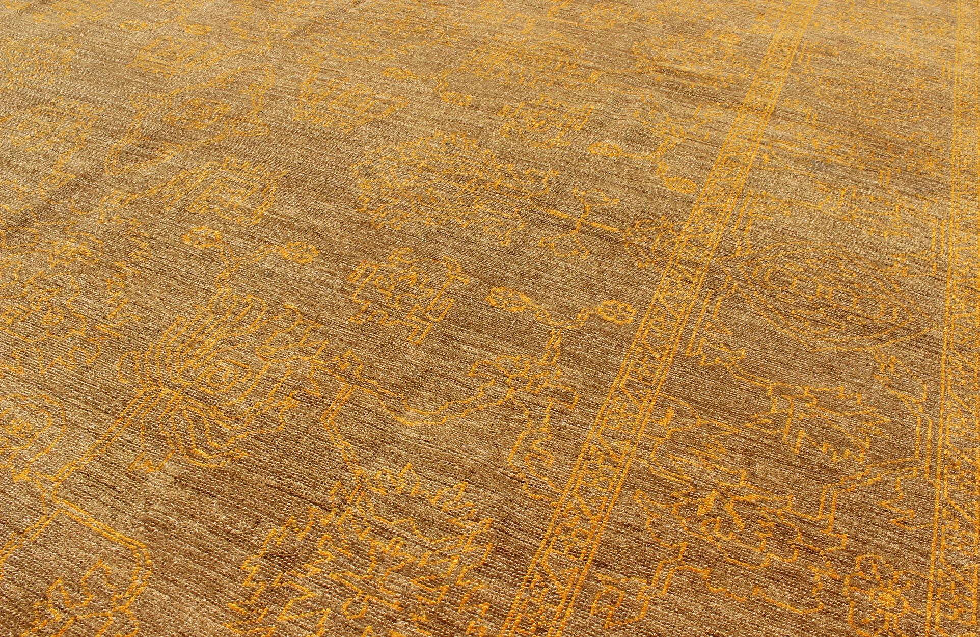 Feiner Übergangsteppich von Keivan Woven Arts mit stilisierten geometrischen Motiven im Angebot 4