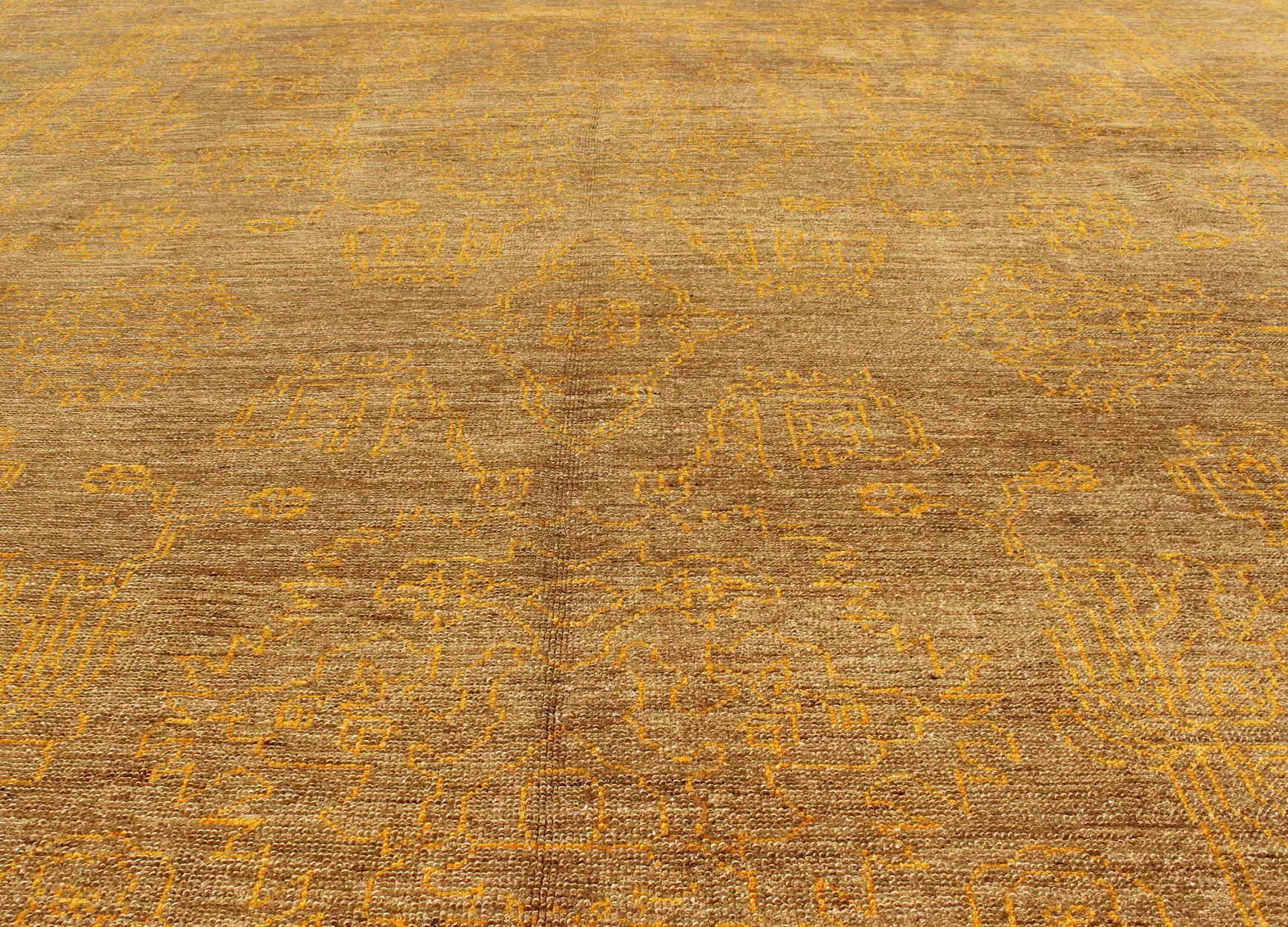 Feiner Übergangsteppich von Keivan Woven Arts mit stilisierten geometrischen Motiven im Zustand „Hervorragend“ im Angebot in Atlanta, GA