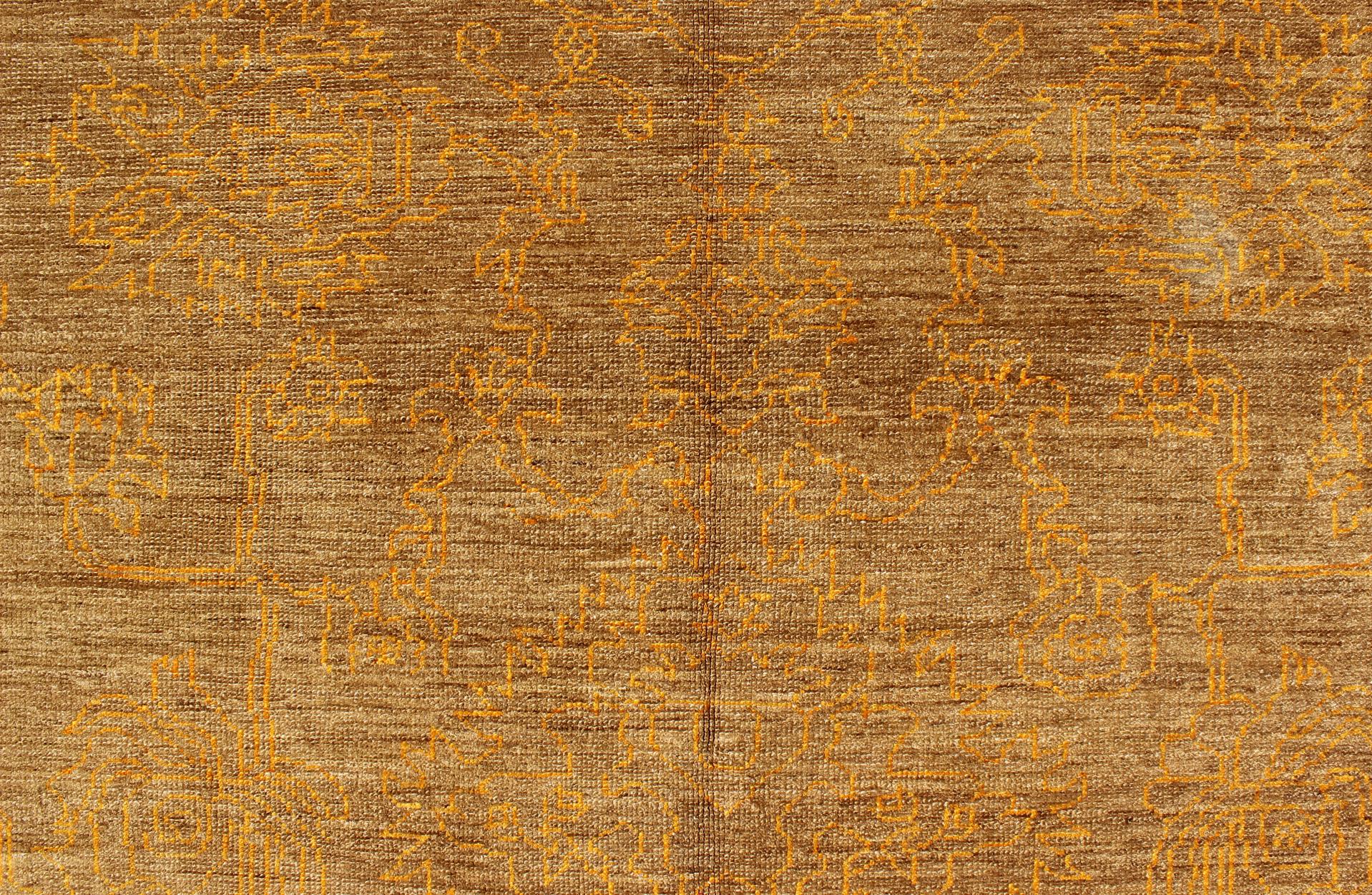 Feiner Übergangsteppich von Keivan Woven Arts mit stilisierten geometrischen Motiven (Wolle) im Angebot