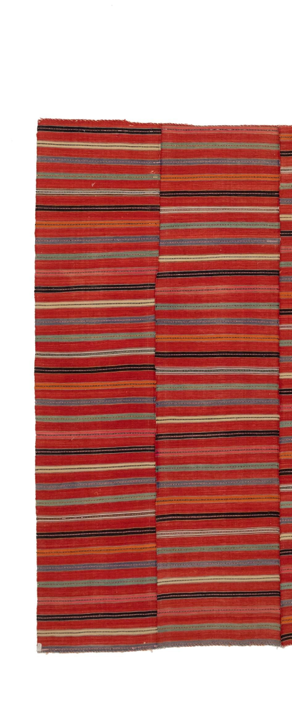 20ième siècle Kilim tribal de qualité, vers 1900 en vente