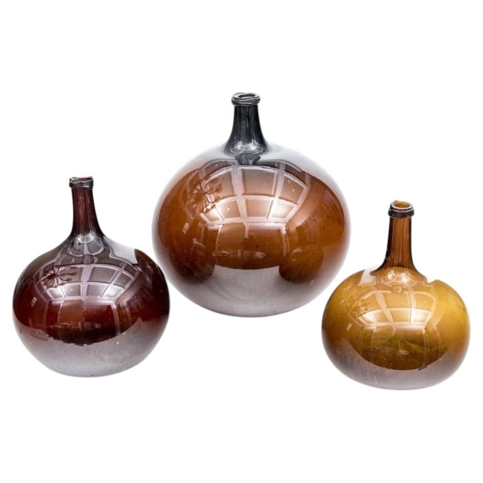 Trio de bouteilles Demijohn Antiques French