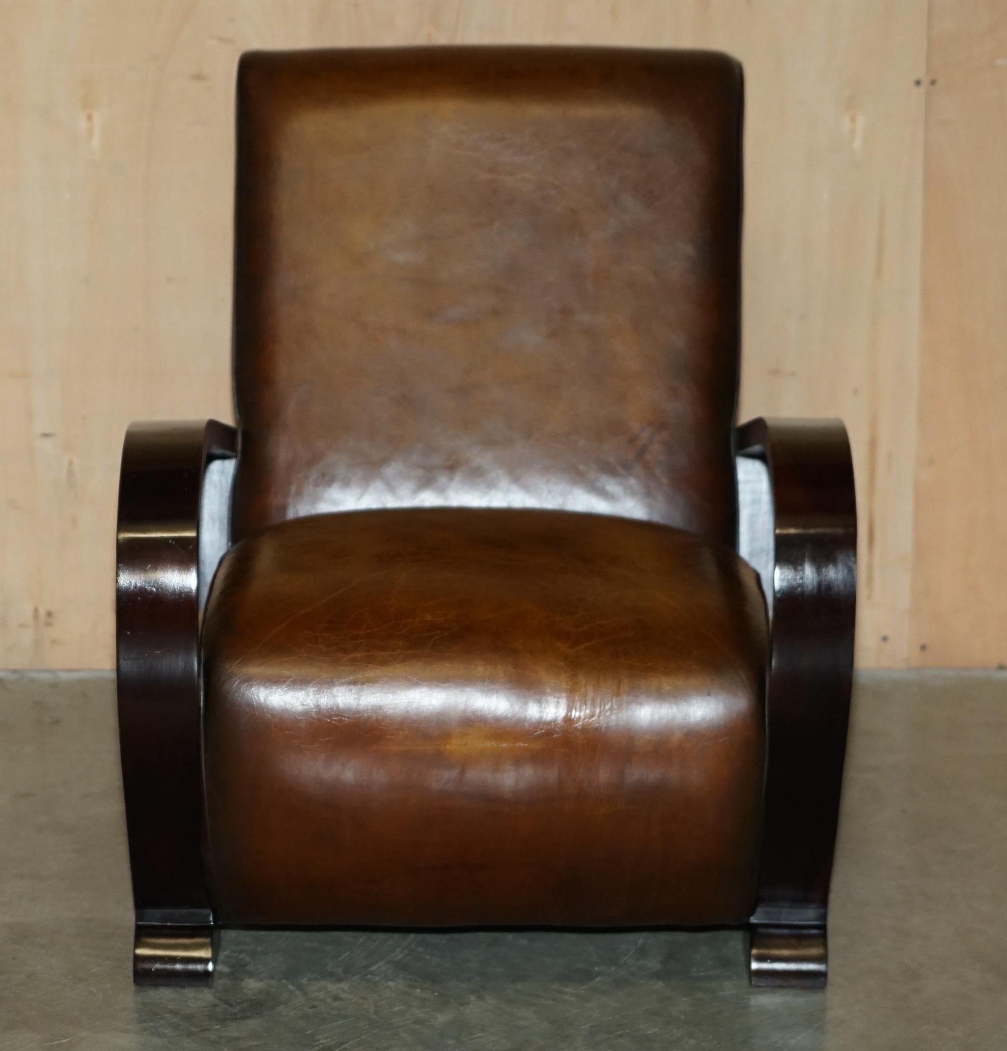 UN PAIO FINE E UNICO DI POLTRONE CLUB ART DECO COMPLETAMENTE RISTRUTTURATE IN PELLE MARRONE DI CIGAR in vendita 7
