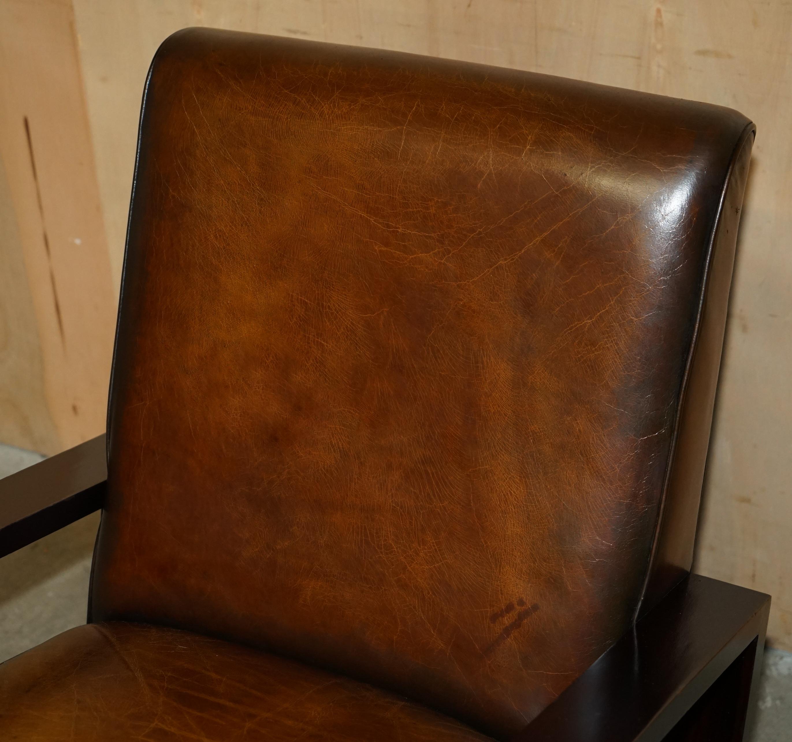 UN PAIO FINE E UNICO DI POLTRONE CLUB ART DECO COMPLETAMENTE RISTRUTTURATE IN PELLE MARRONE DI CIGAR in vendita 8