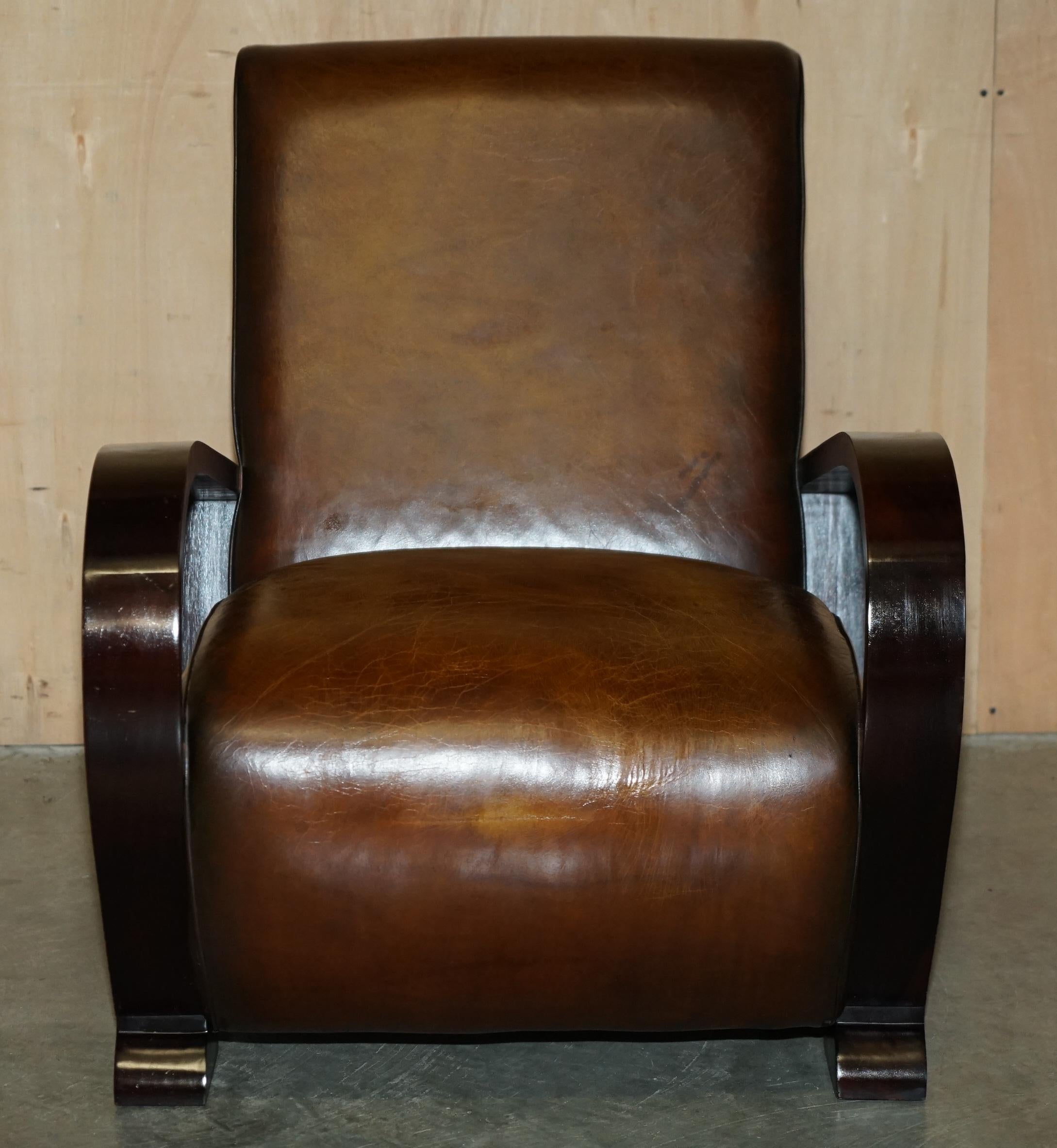 UN PAIO FINE E UNICO DI POLTRONE CLUB ART DECO COMPLETAMENTE RISTRUTTURATE IN PELLE MARRONE DI CIGAR in vendita 11