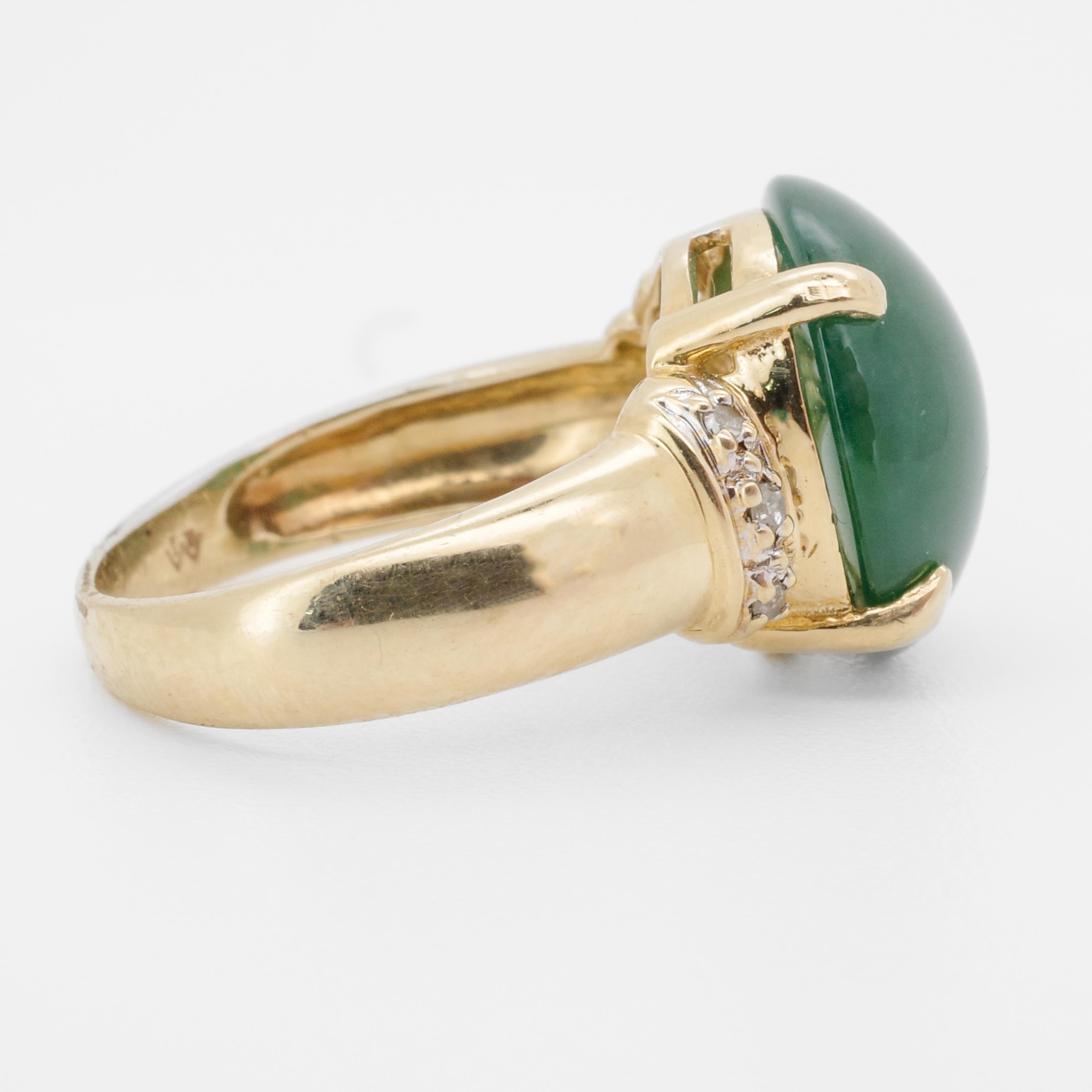 Feiner unbehandelter Omphakit Cui Fei Jade Cabochon Ring mit Diamanten, 10K Gold für Damen oder Herren im Angebot