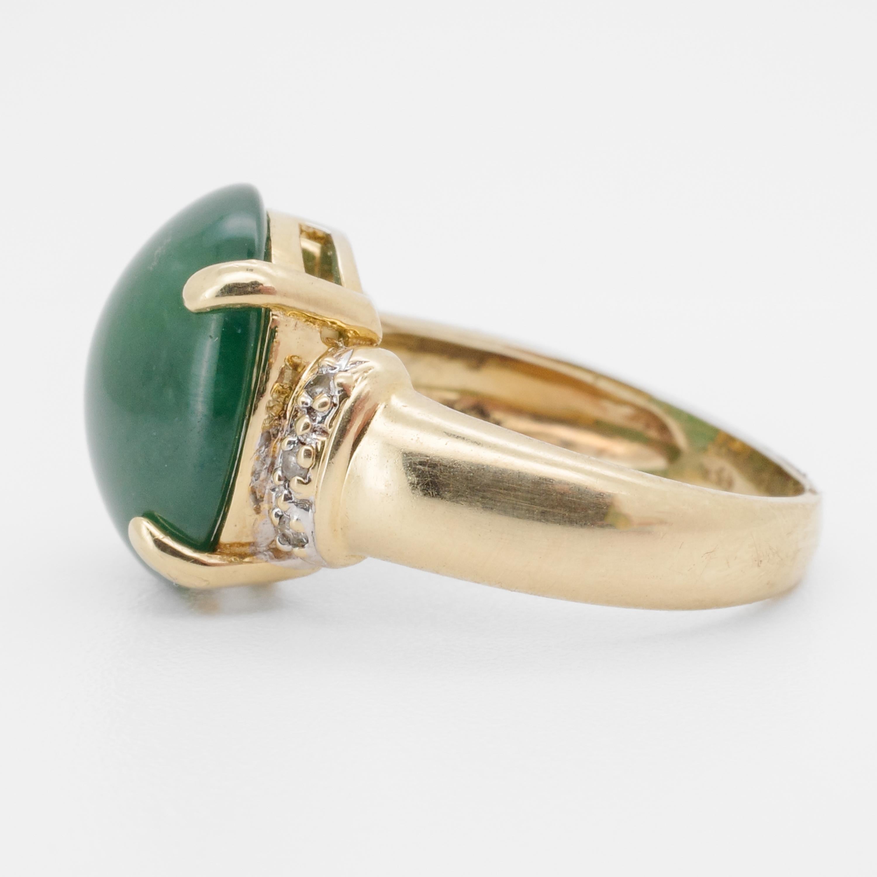 Feiner unbehandelter Omphakit Cui Fei Jade Cabochon Ring mit Diamanten, 10K Gold im Angebot 2