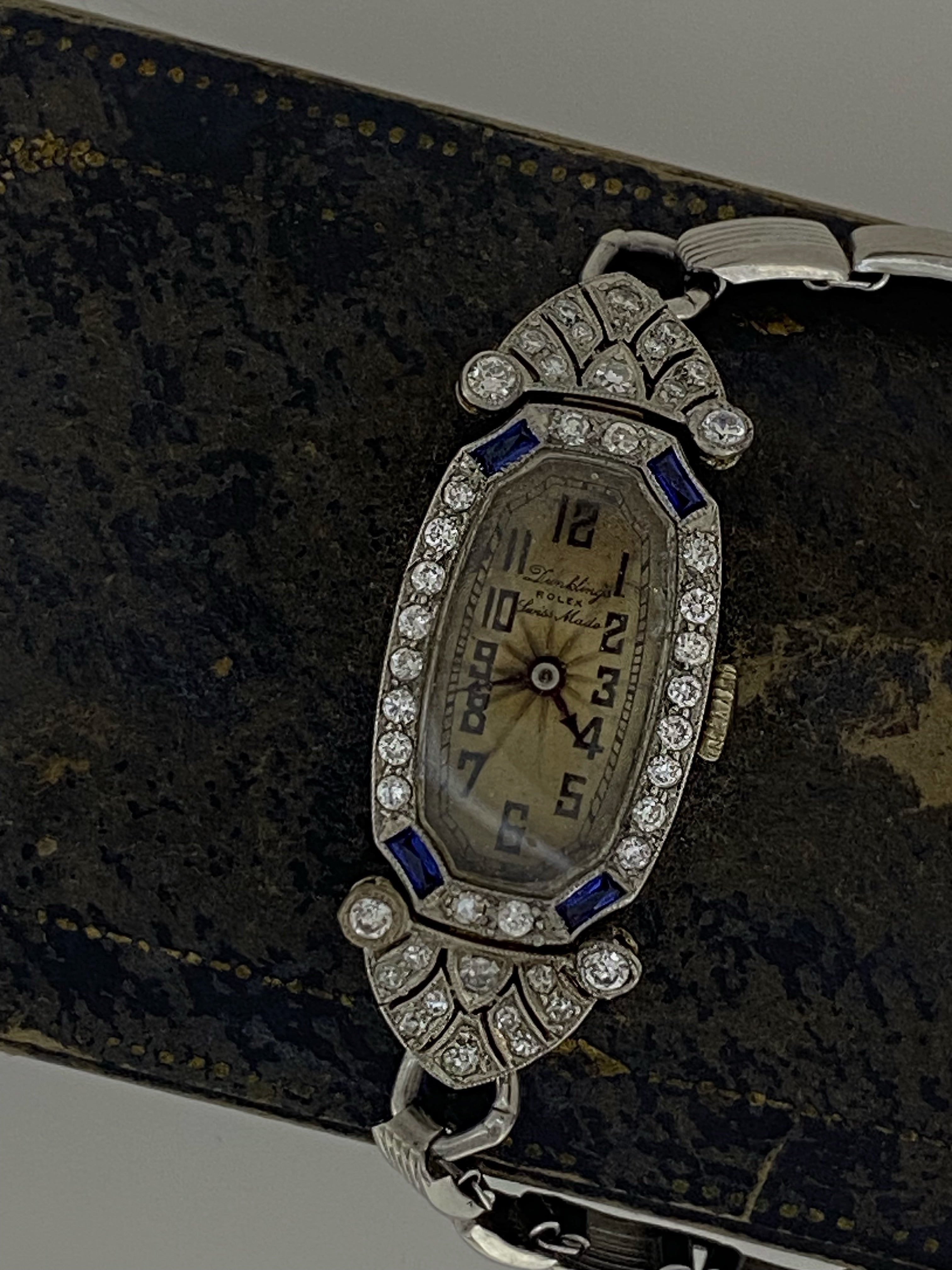 Seltene Art-Deco Rolex 18K Gold-, Diamant-, Saphir-Cocktail-Damenuhr von Fine & V Rare & V (Rundschliff) im Angebot