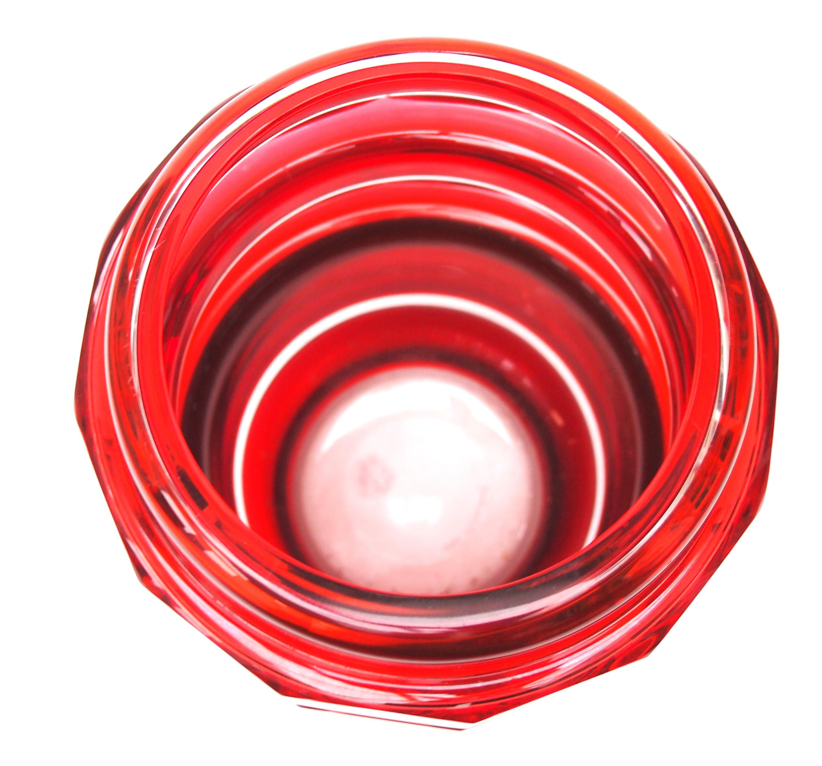 Feine Val Saint Lambert Rot/Orange Klarsichtvase von Charles Graffart um 1950 (Mitte des 20. Jahrhunderts) im Angebot
