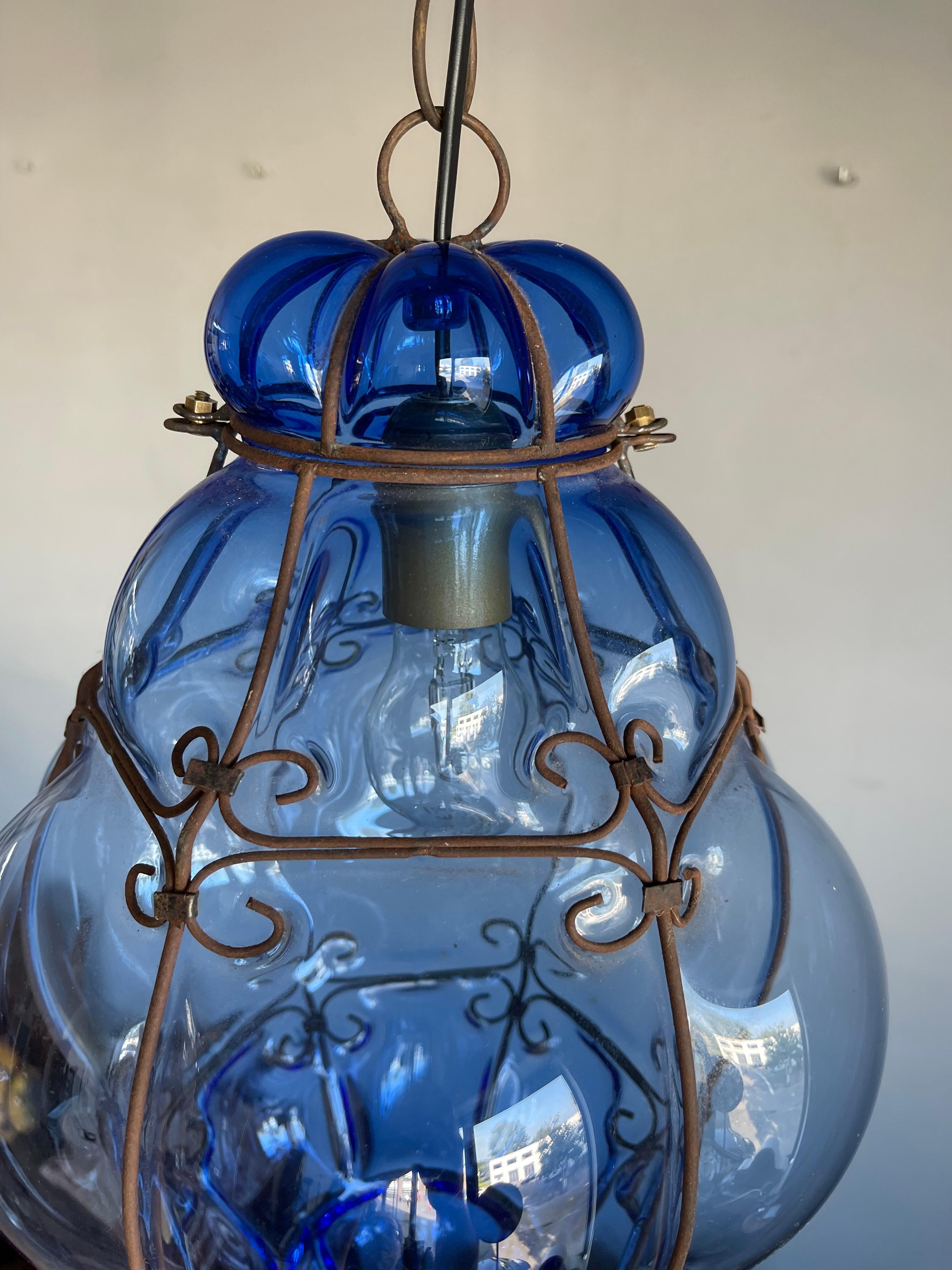 Fine Venetian Murano Pendant Light Mouth Blown Blue Color Smoked Glass in Frame For Sale 6