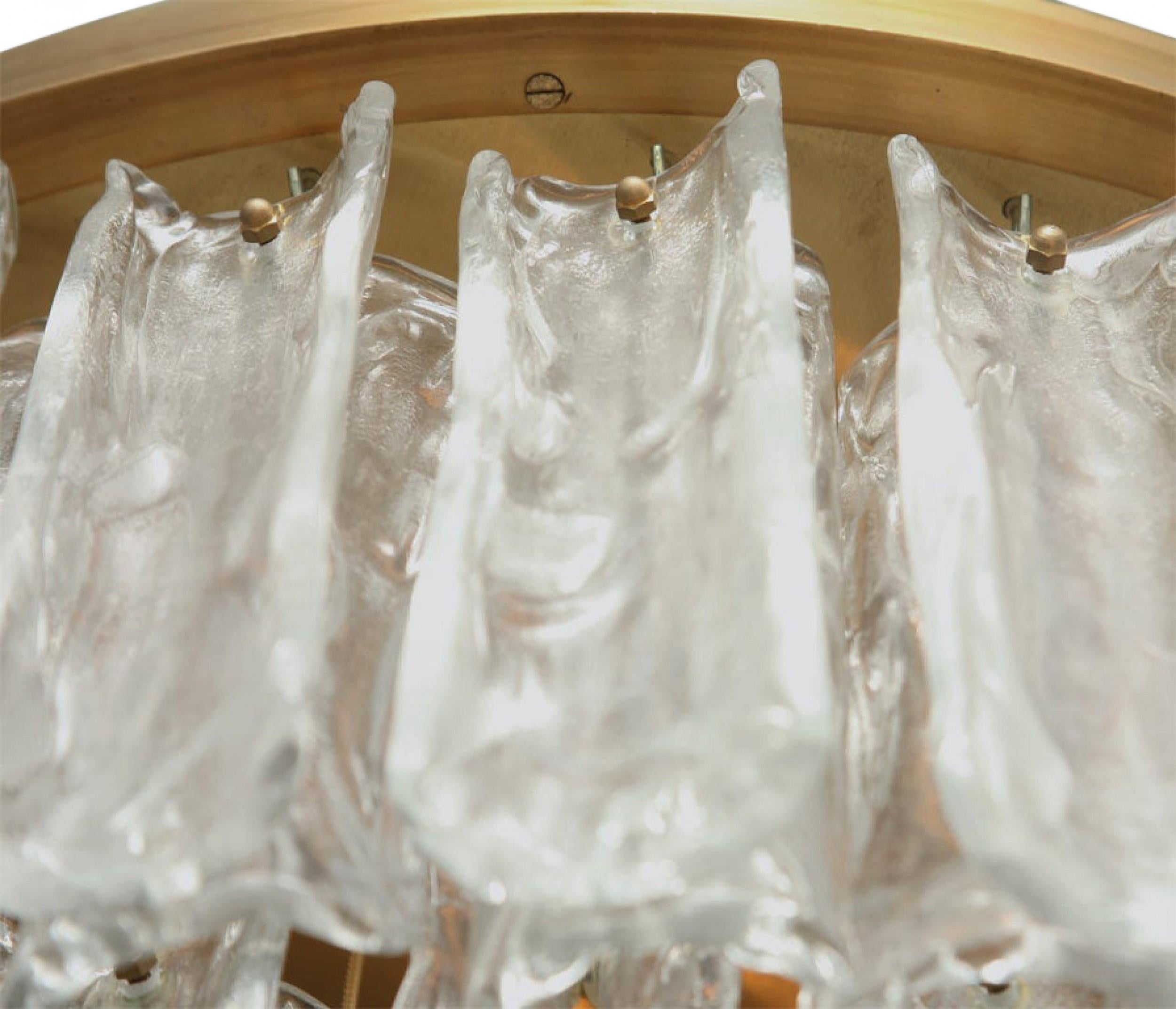 Venini-Kronleuchter aus mundgeblasenem Glas und Messing im Angebot 1
