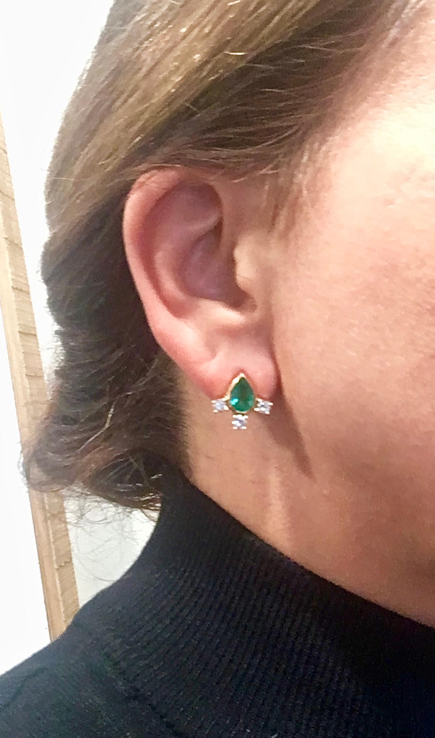 Women's Fine  Vibrant Green Colombian Emerald Pear Cut Diamond Earrings 18K