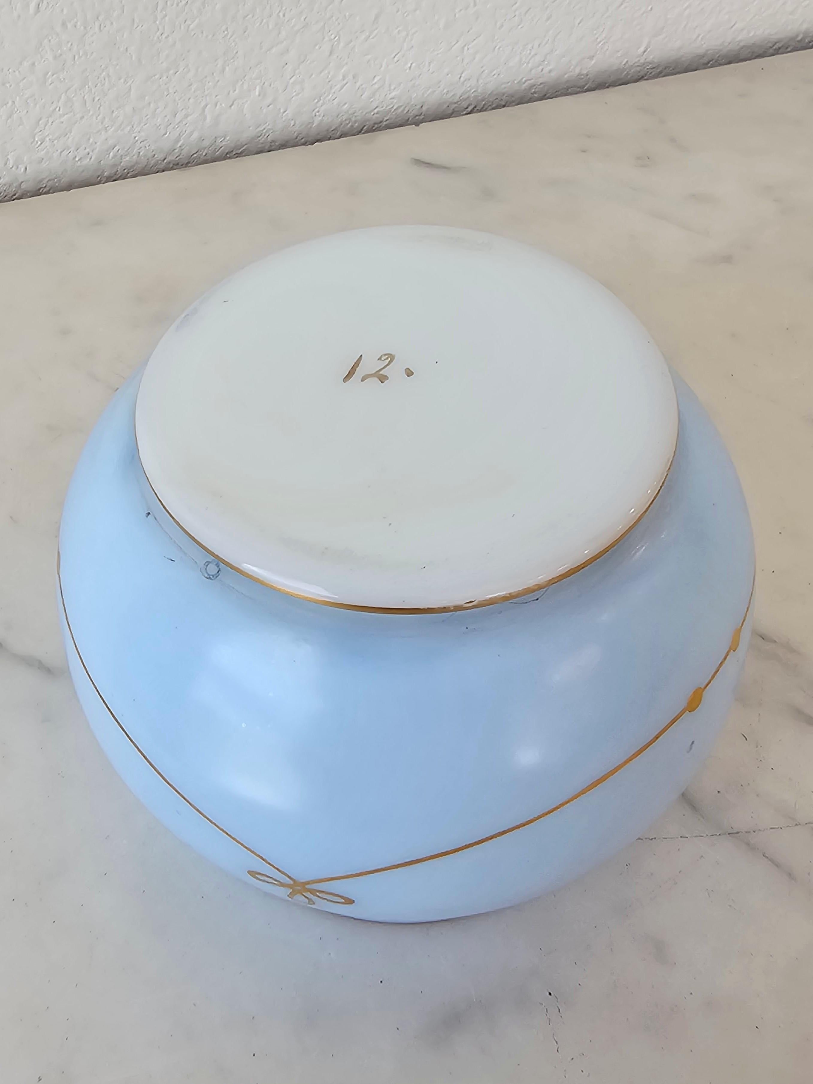Fine Victorian Blue Opaline Glass Antique Dresser Cachepot Table Bowl en vente 5