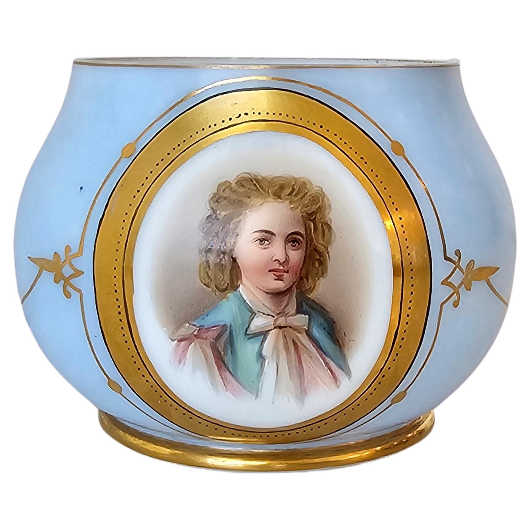 Fine Victorian Blue Opaline Glass Antique Dresser Cachepot Table Bowl en vente