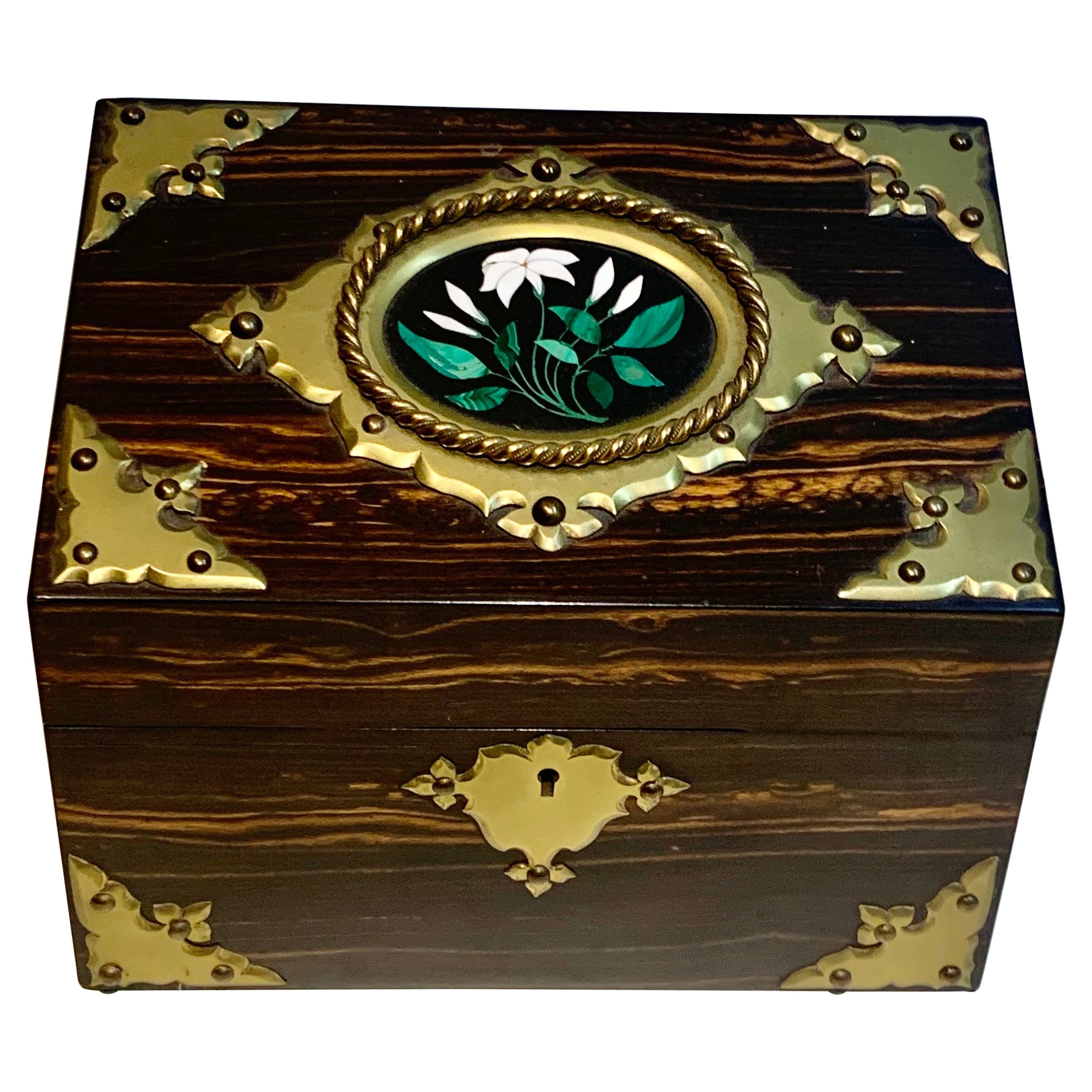 Moderne viktorianische Pietra Dura-Stapeldose aus geflügeltem Coromandel-Messing, von C.G. Hoffnung im Angebot