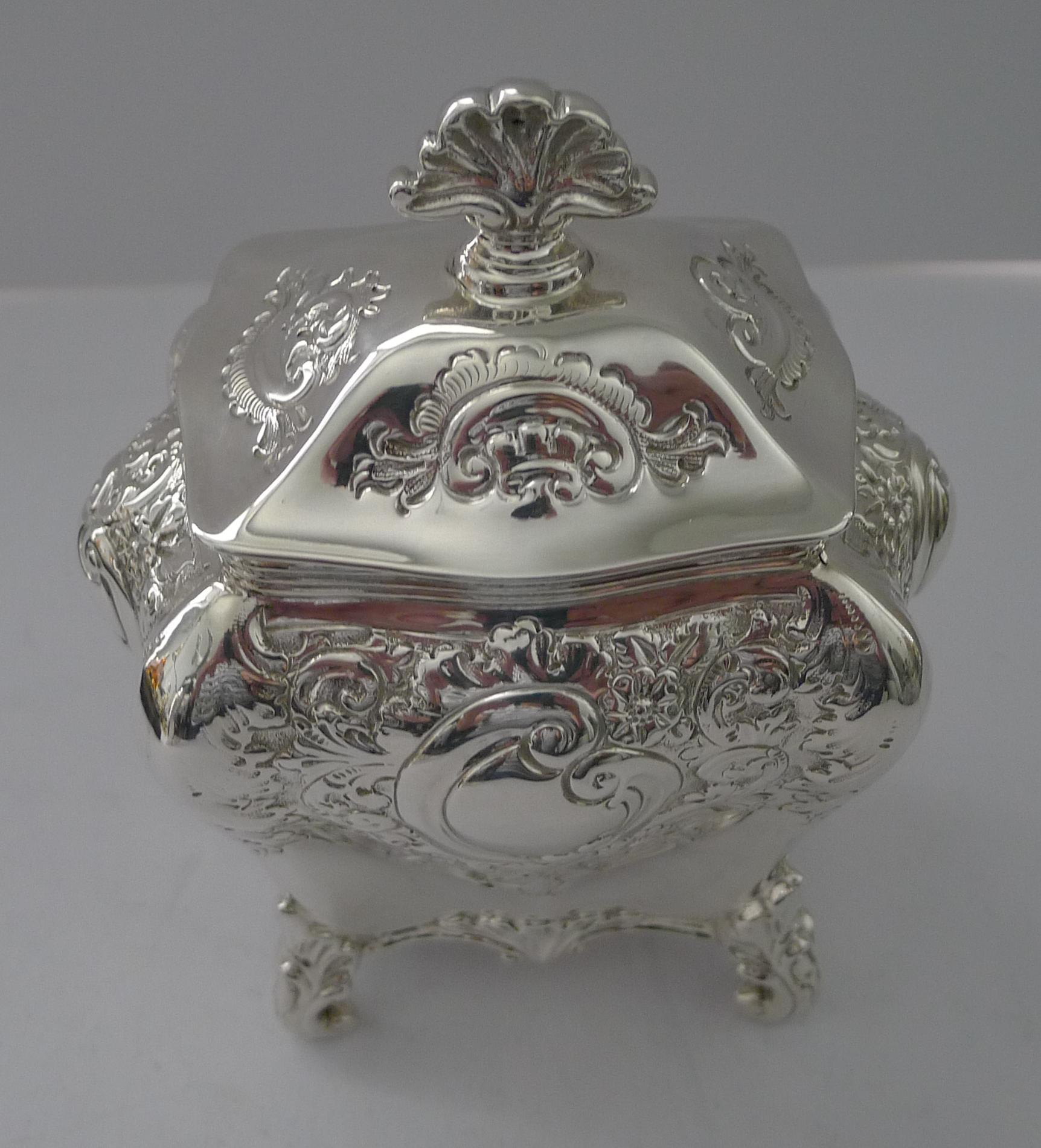 Feine viktorianische Englisch massiv / Sterling Silber Tea Caddy - 1896 (Britisch) im Angebot