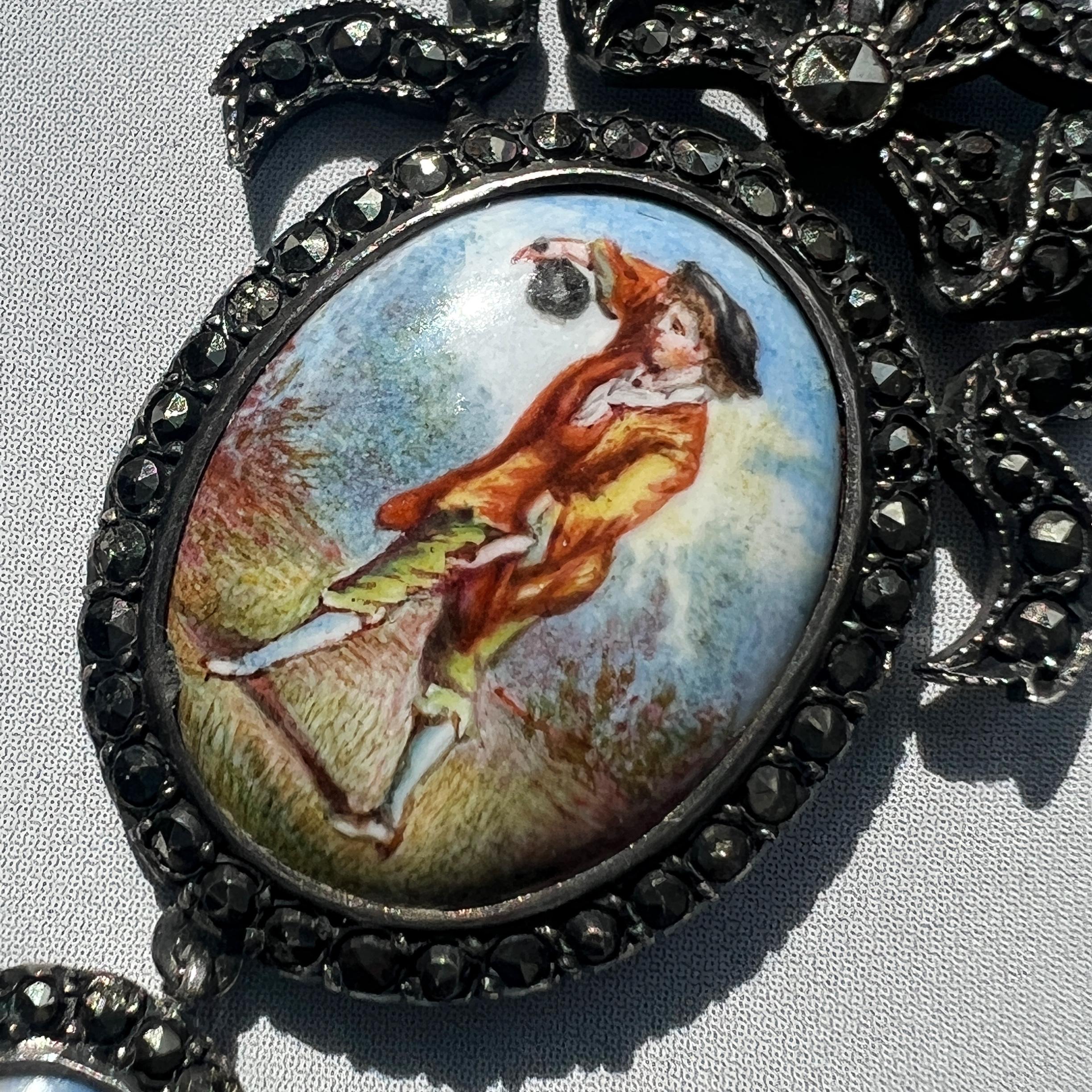 Fine Victorian Era Double Enamel Miniatures Bow Pendant In Good Condition For Sale In Versailles, FR