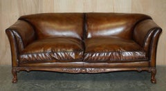 Sofá Chesterfield victoriano de piel marrón con patas de bola y garras de Howard and Sons