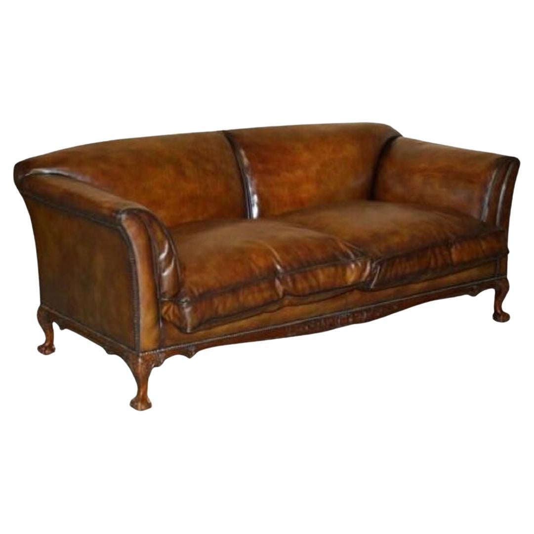 Braunes viktorianisches Chesterfield-Sofa aus Leder mit Klauen- und Kugelfüßen von Howard & Son