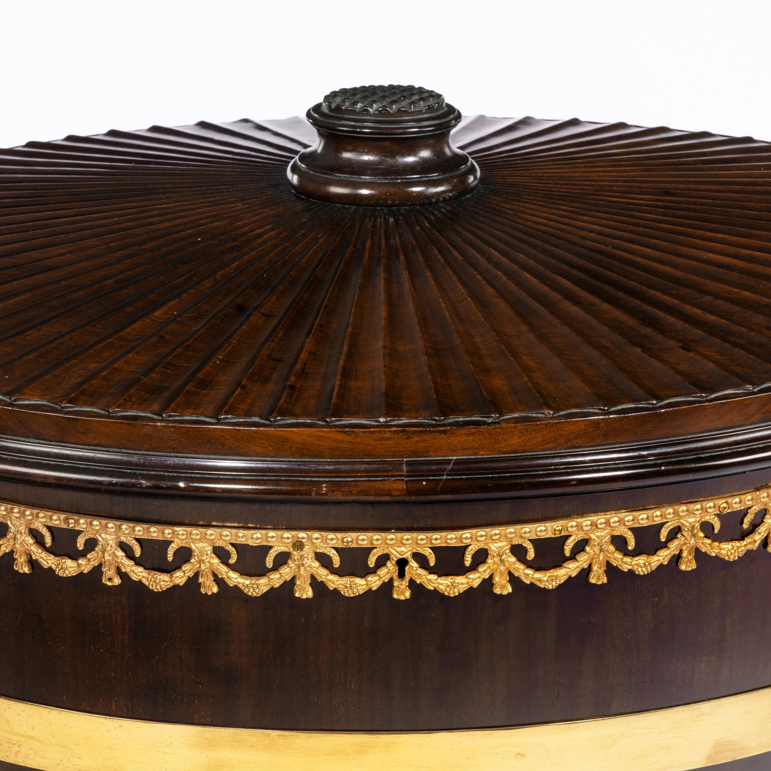 English Fine Victorian Mahogany Wine Cooler Attributed to Gillows For Sale