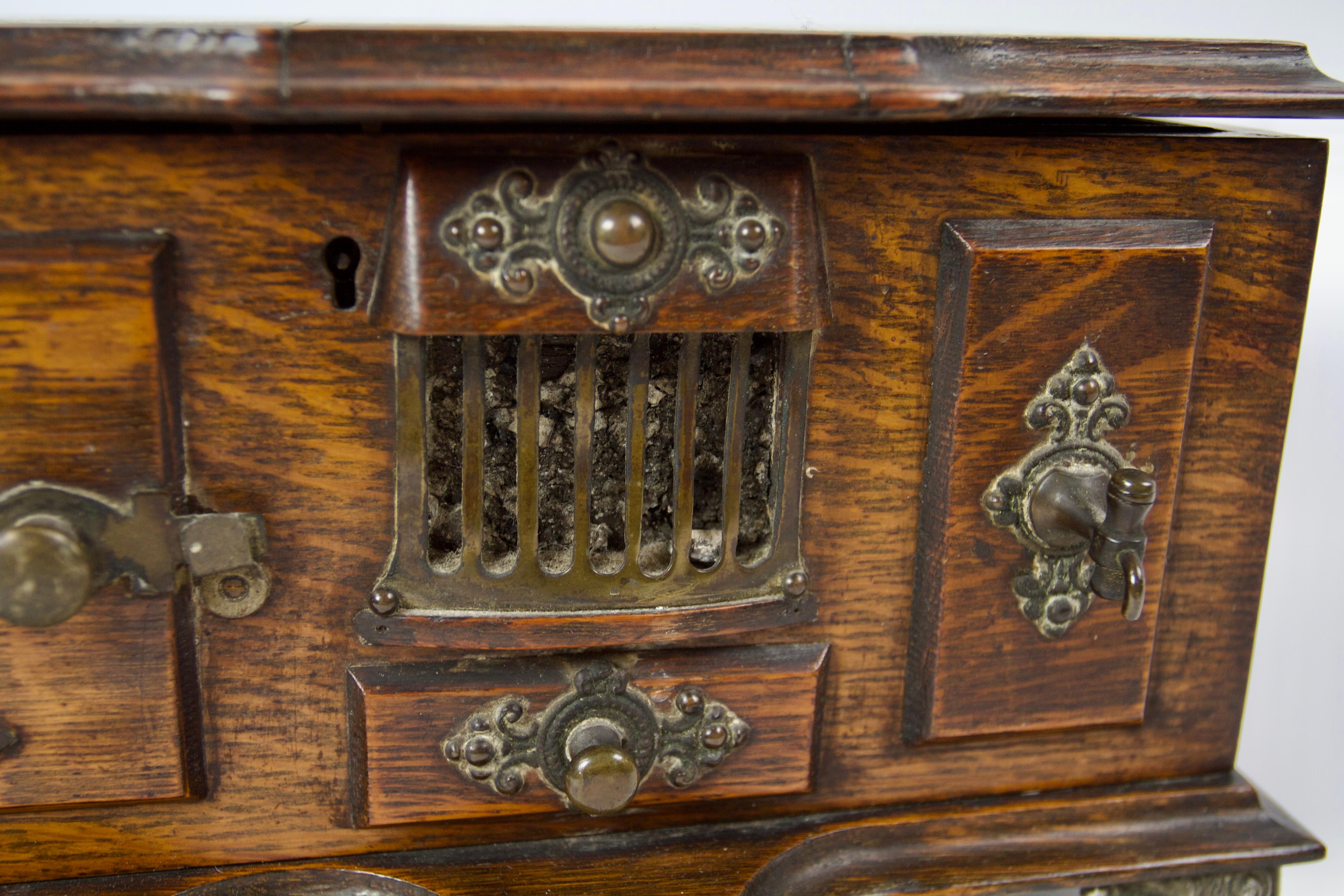 Brass Fine Victorian oak & carved oven range cigar box For Sale