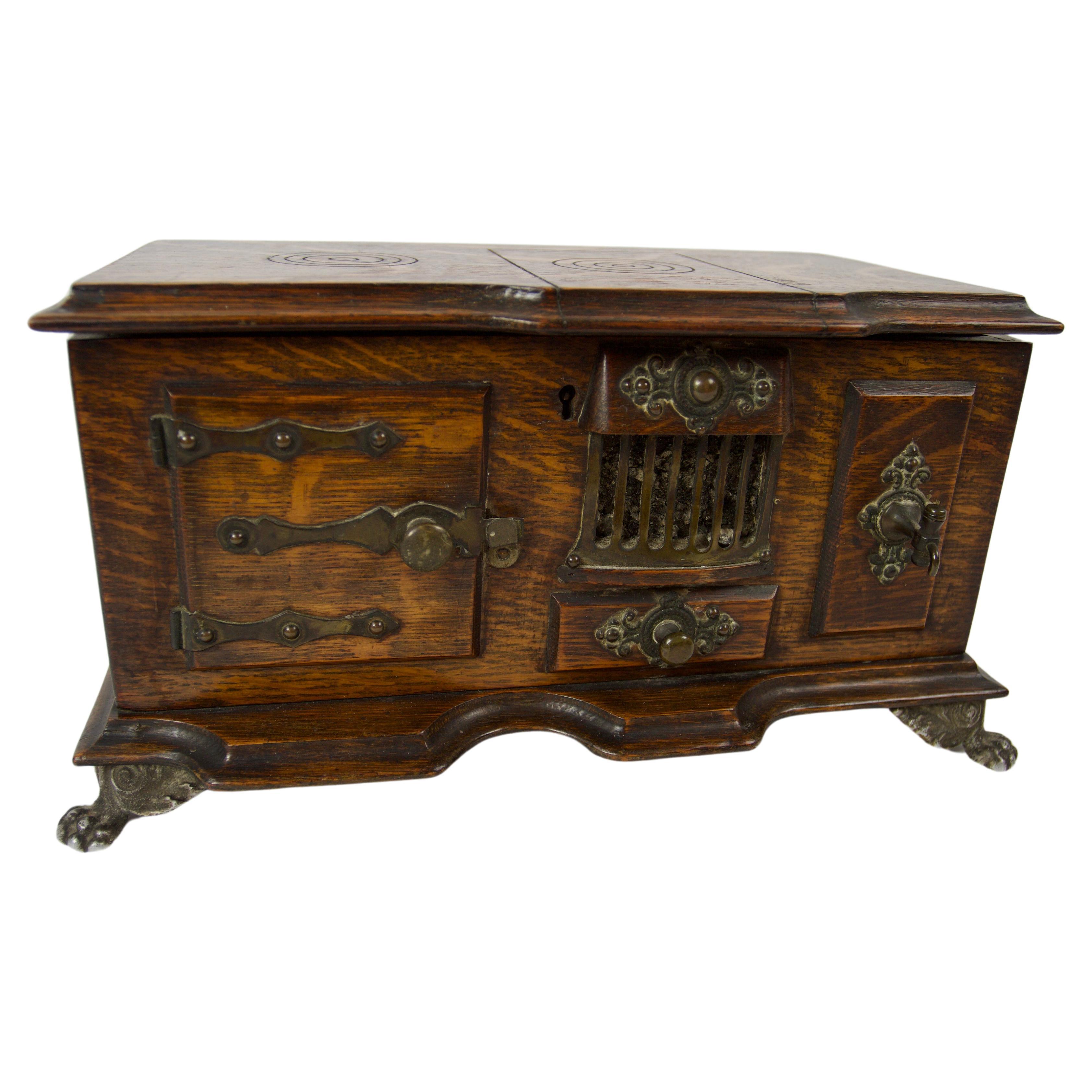 Fine Victorian oak & carved oven range cigar box For Sale