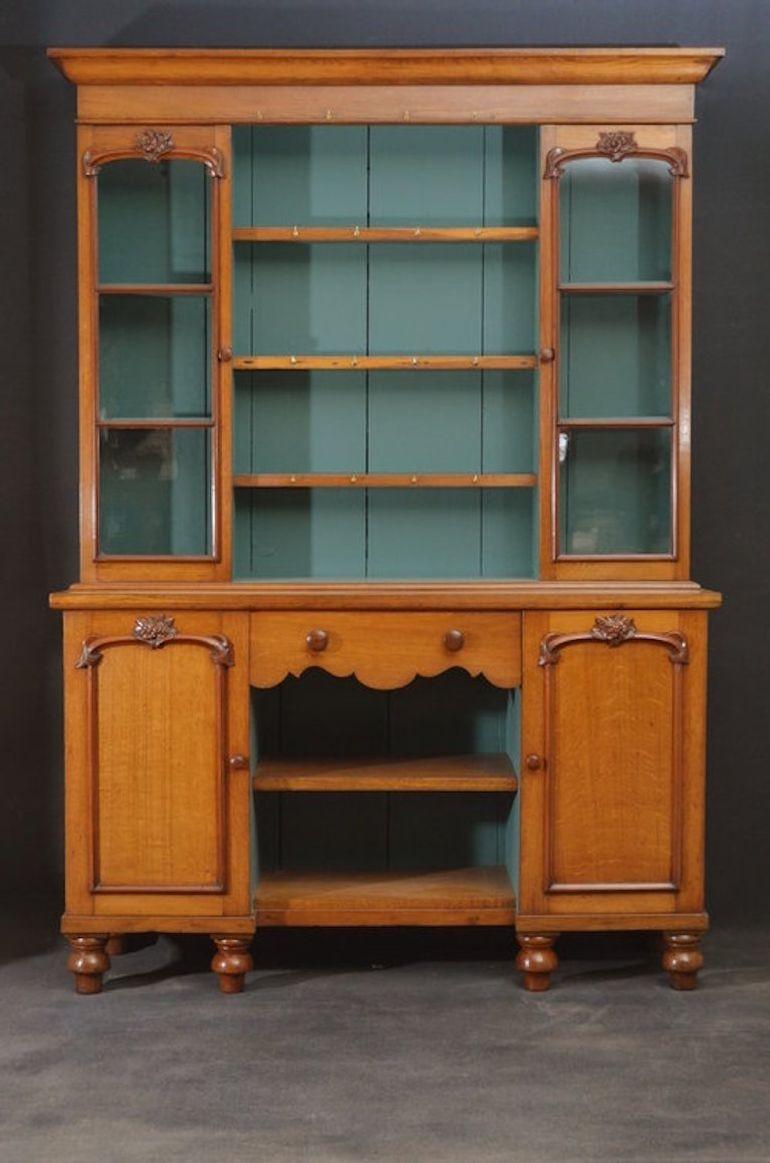 British Fine Victorian Oak Dresser For Sale