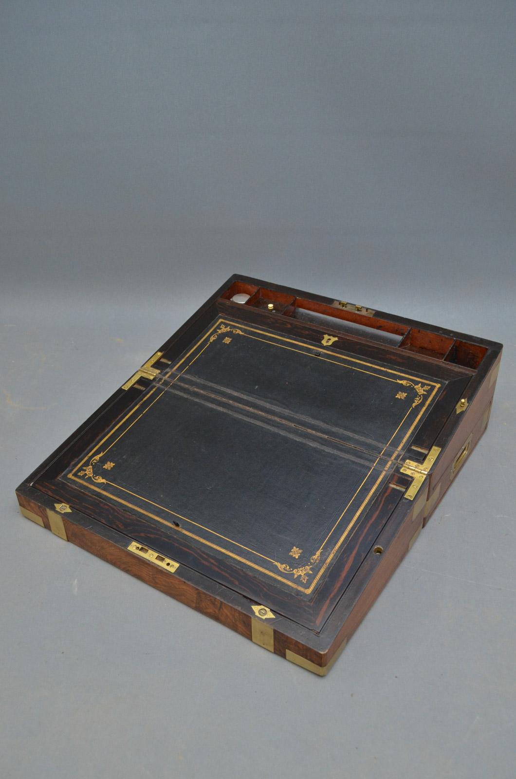 Fine Victorian Walnut and Brass Writing Slope In Good Condition In Whaley Bridge, GB