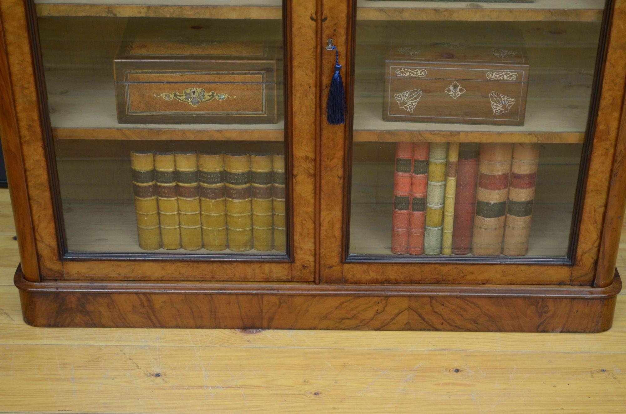 Fine Victorian Walnut Glazed Bookcase 7