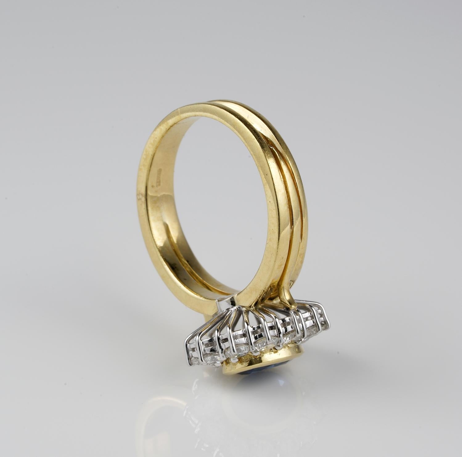 Women's Fine Vintage 1.20 Natural Sapphire 1.0 G VVS Diamond Cluster Ring For Sale