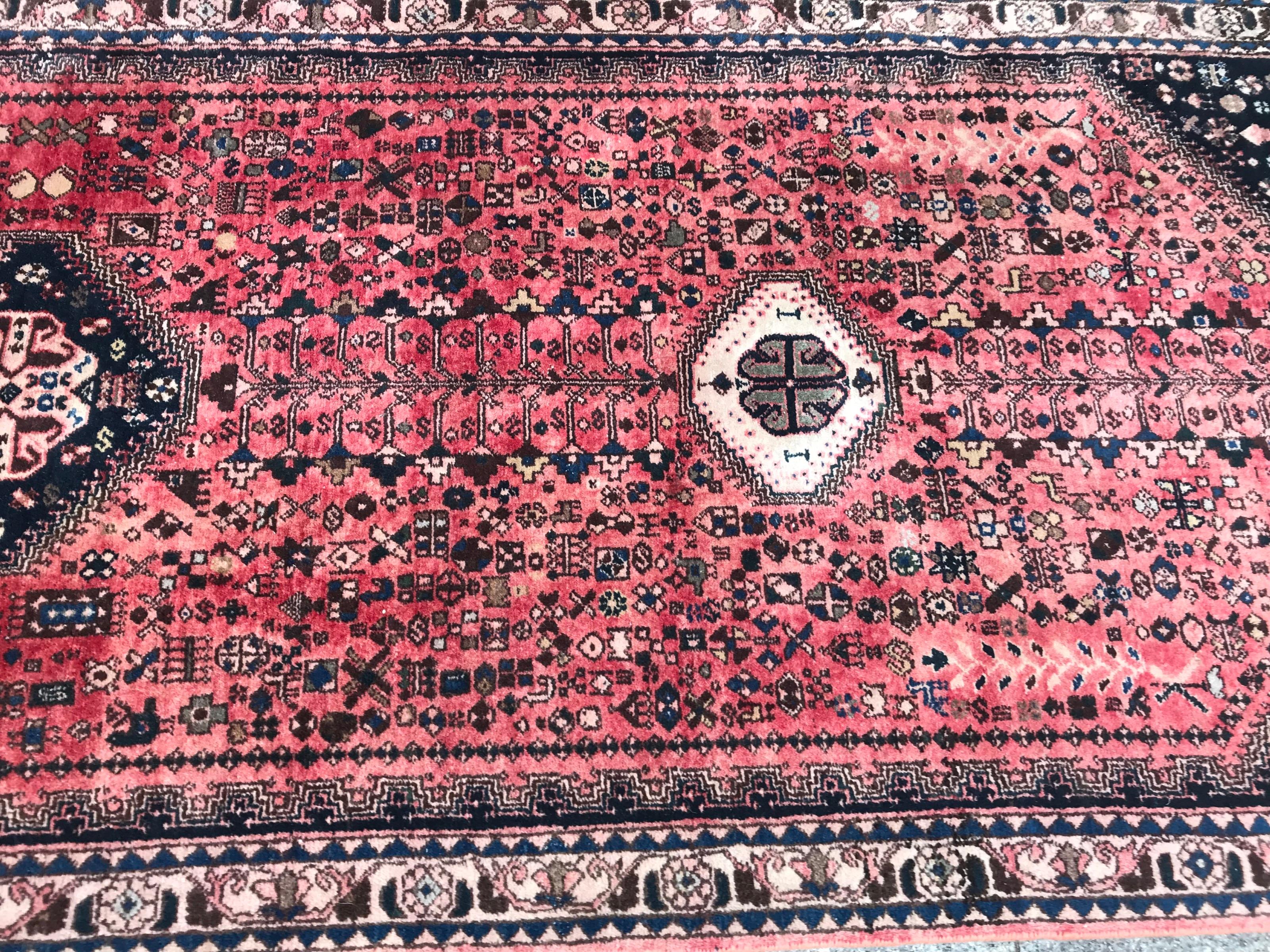 Bobyrug's Fine Vintage Abadeh Läufer (20. Jahrhundert) im Angebot