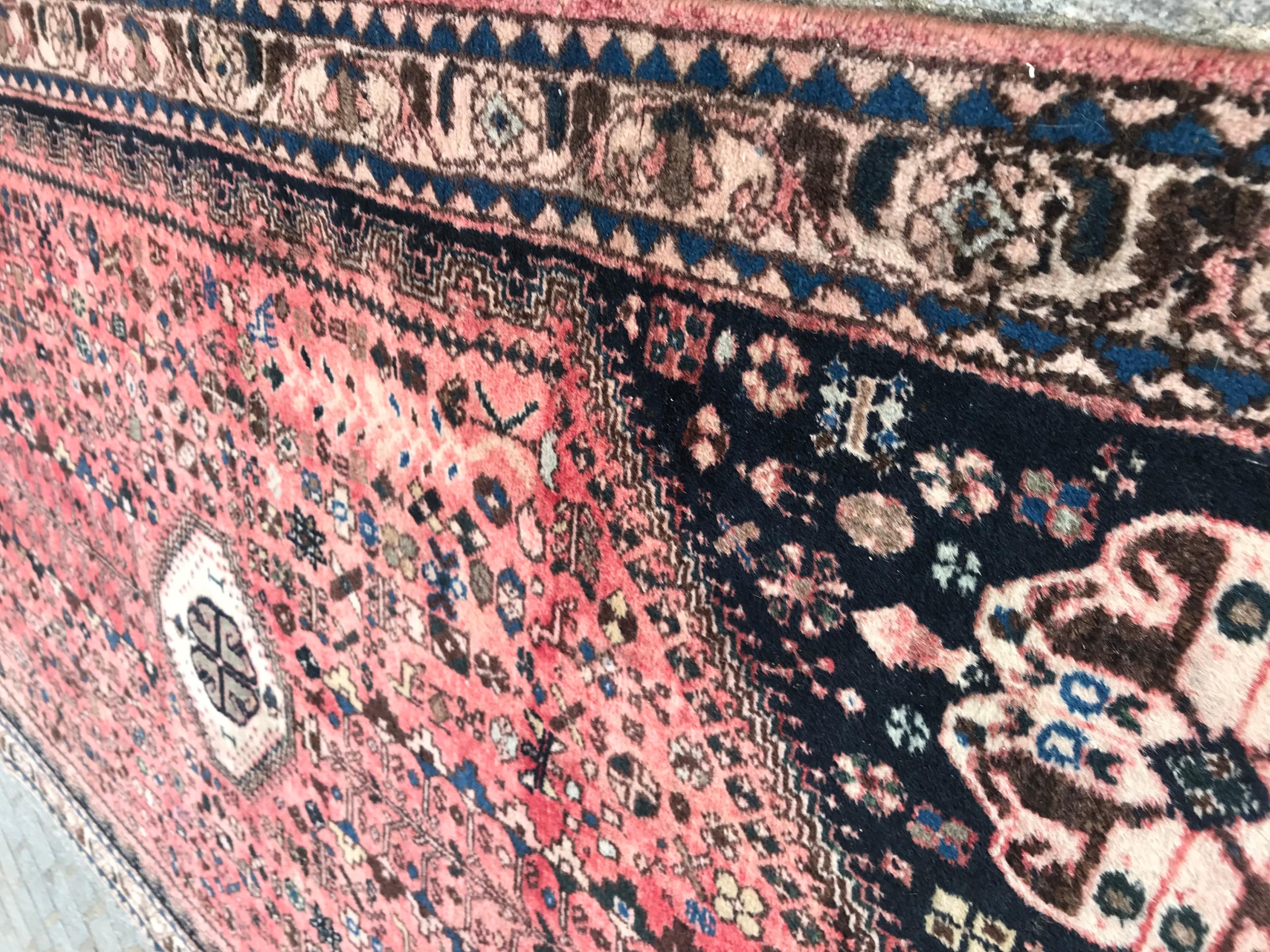 Bobyrug's Fine Vintage Abadeh Läufer im Angebot 1