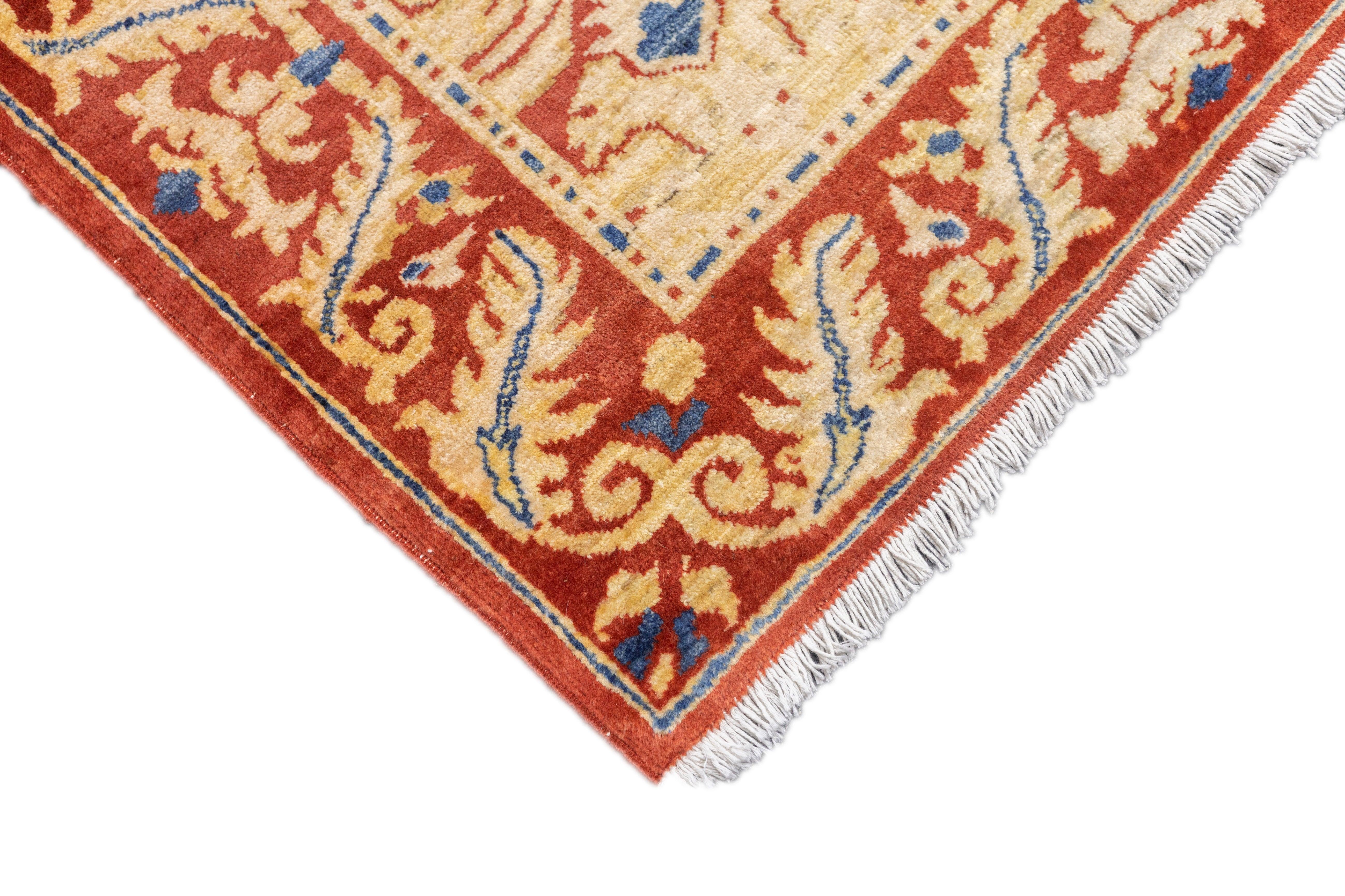 Fine Vintage Art & Craft Design Wool Rug 4'11'' x 6'6'' In Excellent Condition For Sale In New York, NY