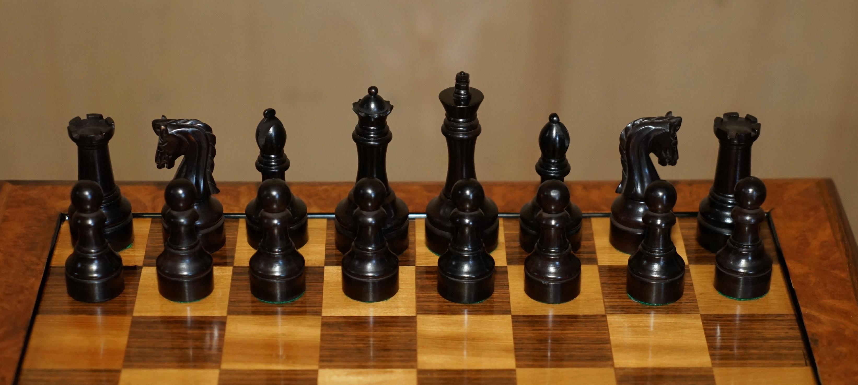 FINE VINTAGE BURR WALNUT VELVET DRAWER CHESSBOARD & MATCHiNG STAUNTON CHESS SET in vendita 6