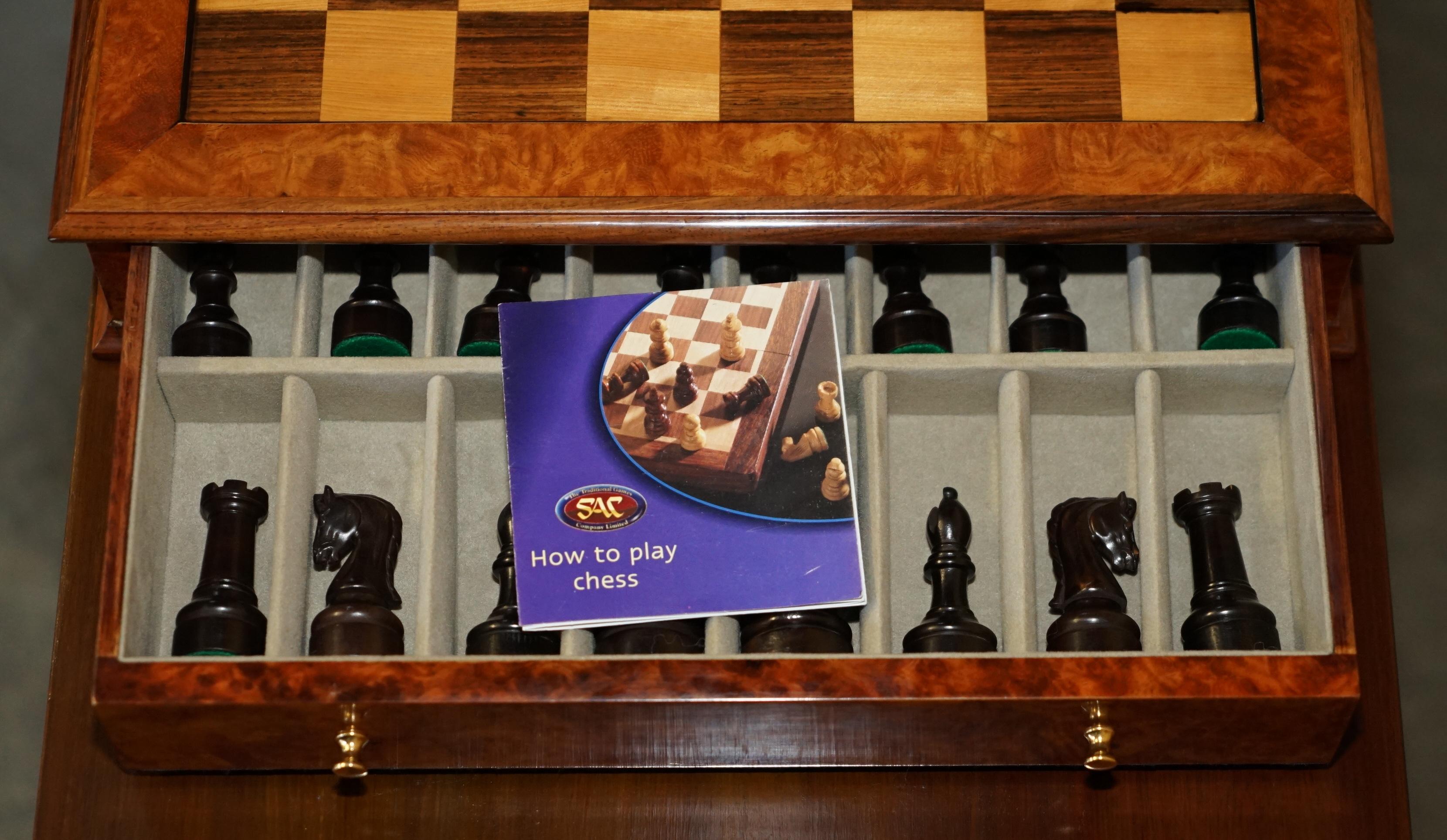 FINE VINTAGE BURR WALNUT VELVET DRAWER CHESSBOARD & MATCHiNG STAUNTON CHESS SET in vendita 11