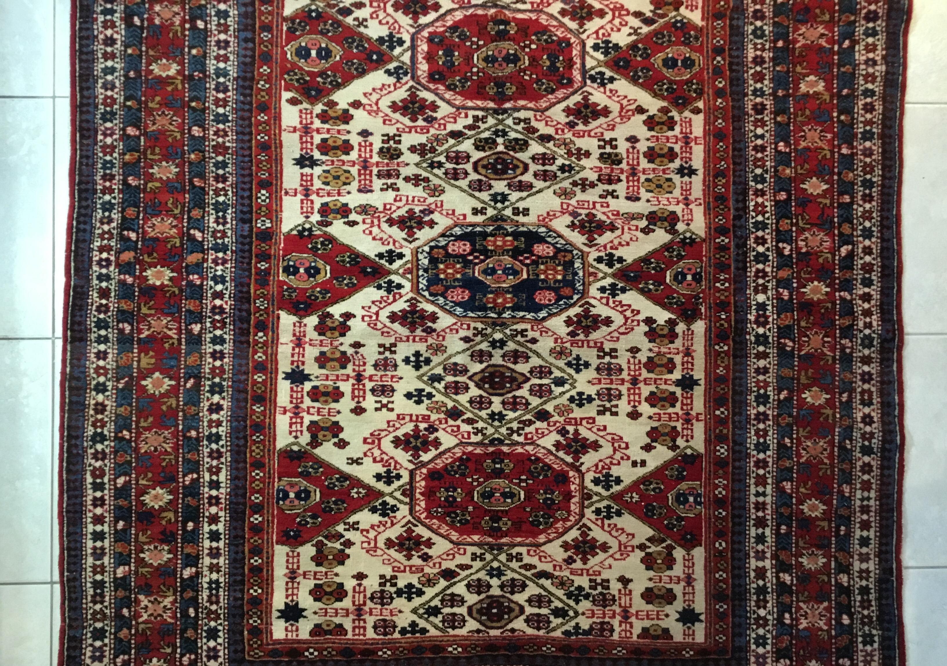 Kaukasischer Perepedil-Teppich im Vintage-Stil im Angebot 1