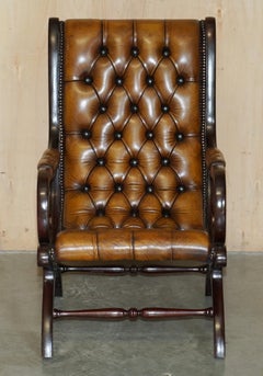 FINE VINTAGE CIRCA 1950's CHESTERFIELD HAND DYED BROWN LEATHER LIBRARY ARMCHAIR