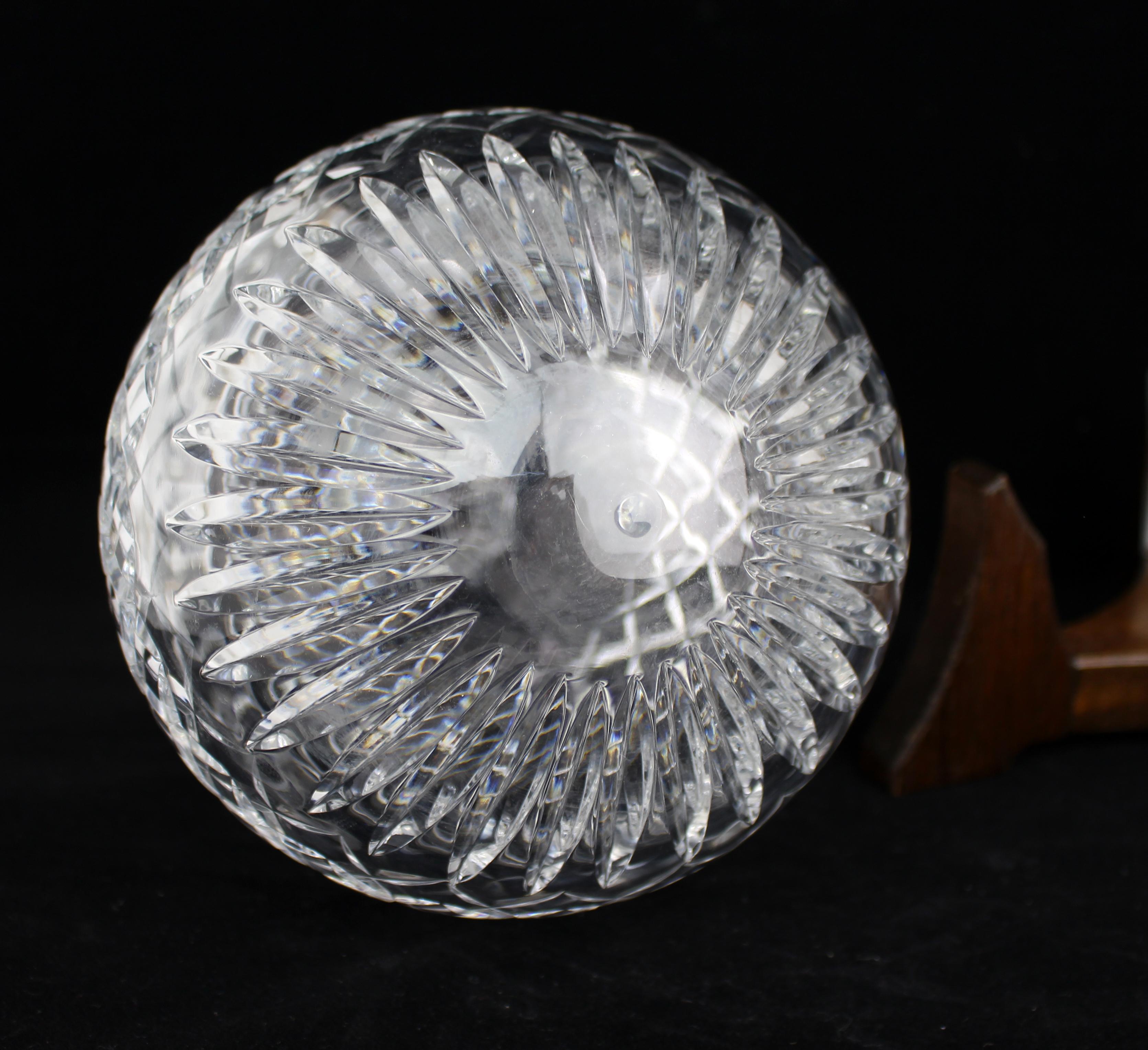 Fine Vintage Crystal Hogget Decanter on Stand For Sale 2