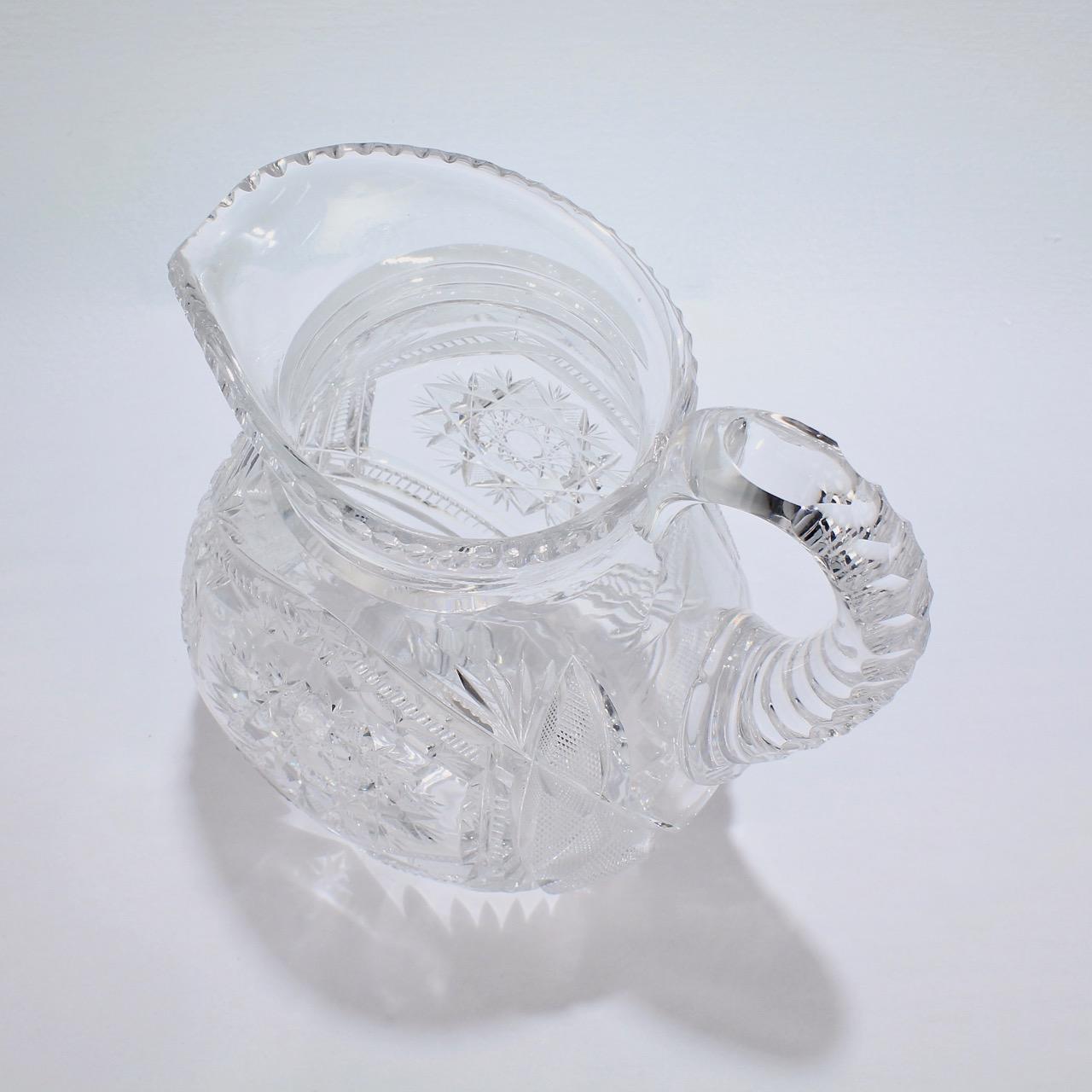 Feiner Vintage-Krug aus geschliffenem Glas mit schmalem Korpus im Angebot 4