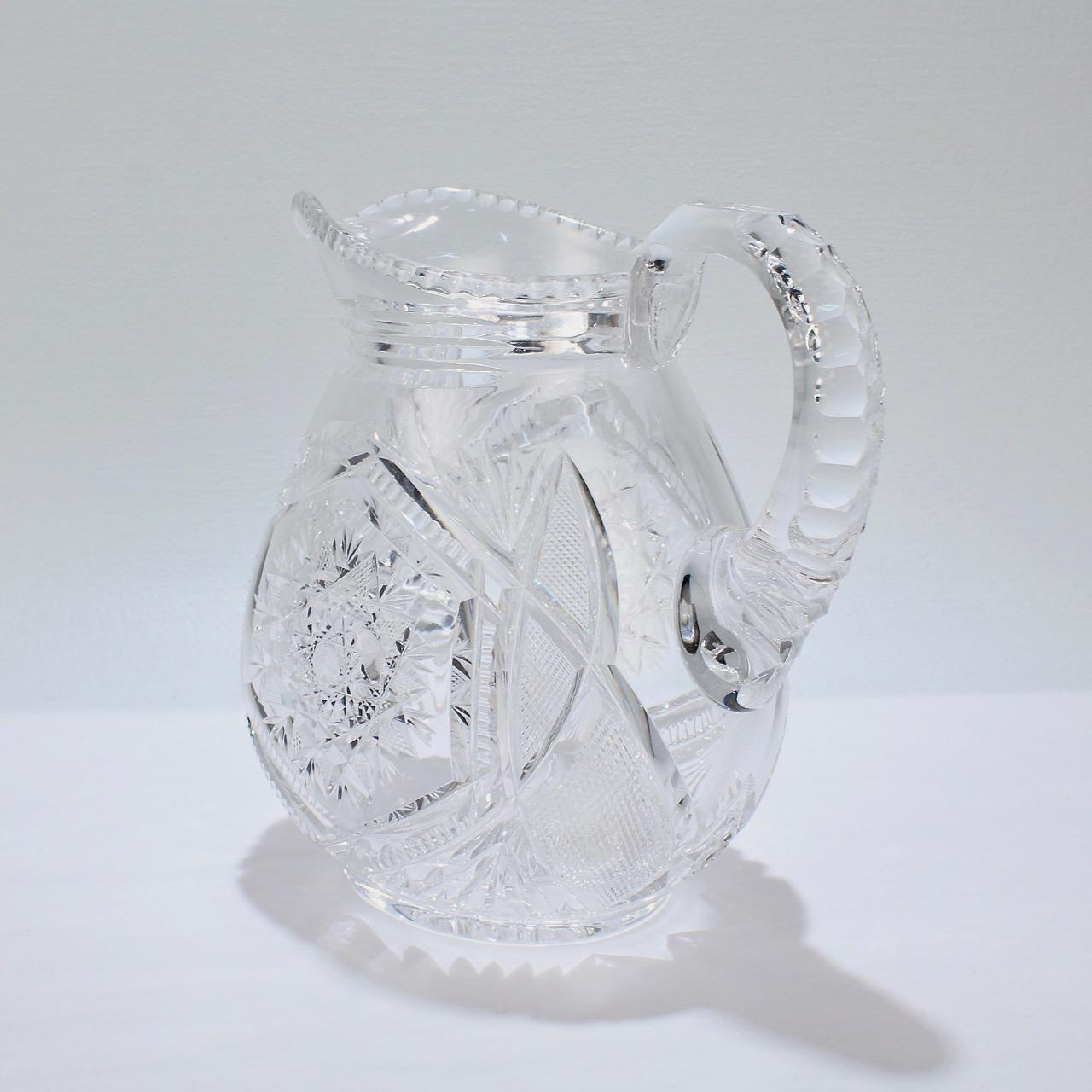Feiner Vintage-Krug aus geschliffenem Glas mit schmalem Korpus (amerikanisch) im Angebot