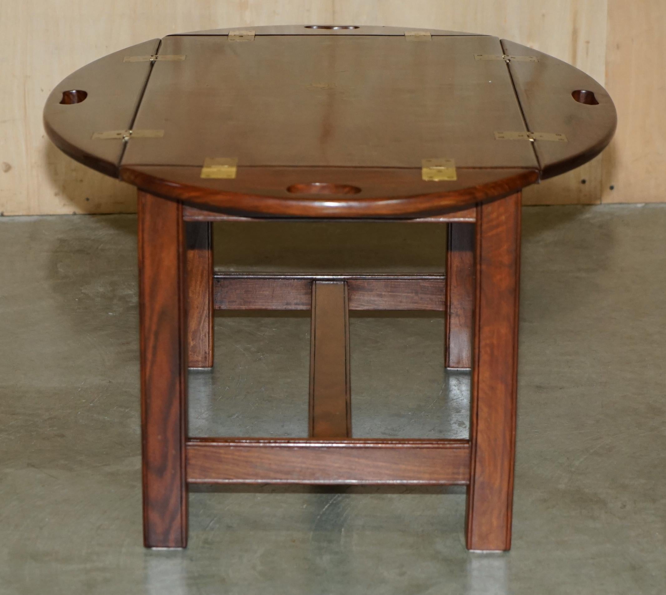 TABLE EN HARDWOOD & BRASS BUTLERS ENGLISH VINTAGE AVEC DES SIDES en vente 3