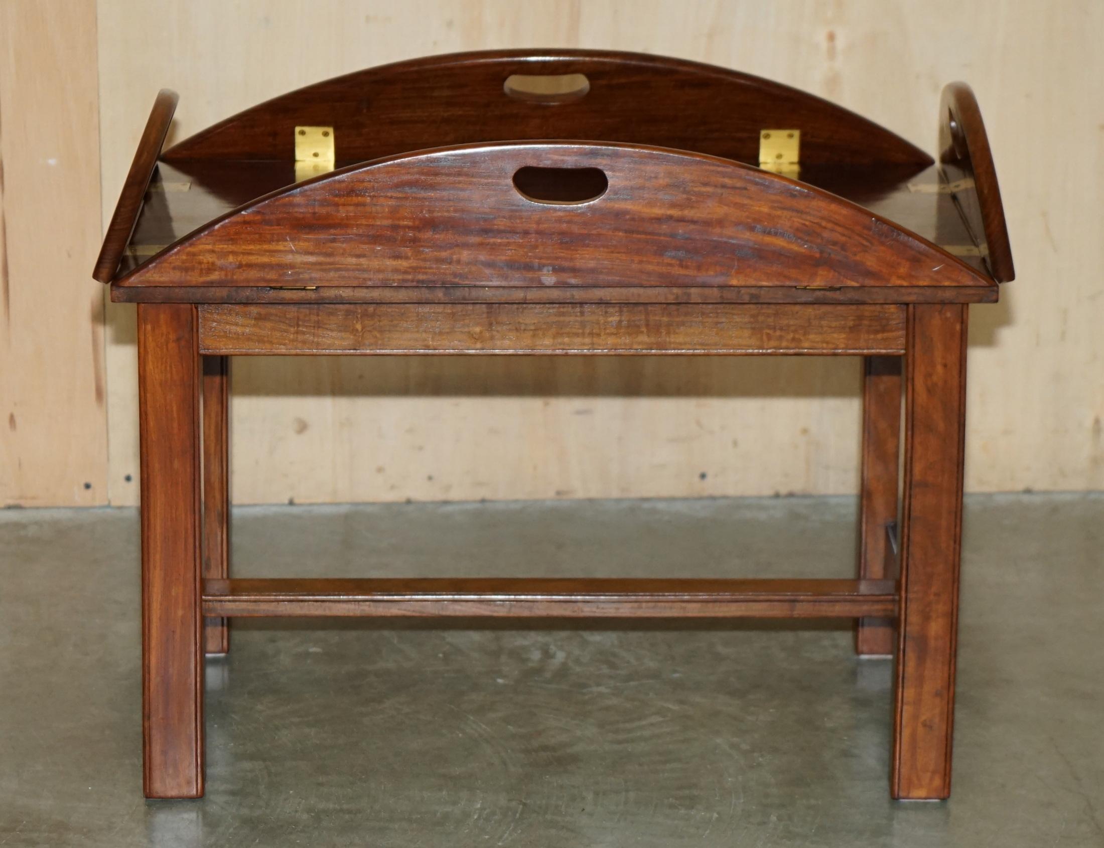 Victorien TABLE EN HARDWOOD & BRASS BUTLERS ENGLISH VINTAGE AVEC DES SIDES en vente