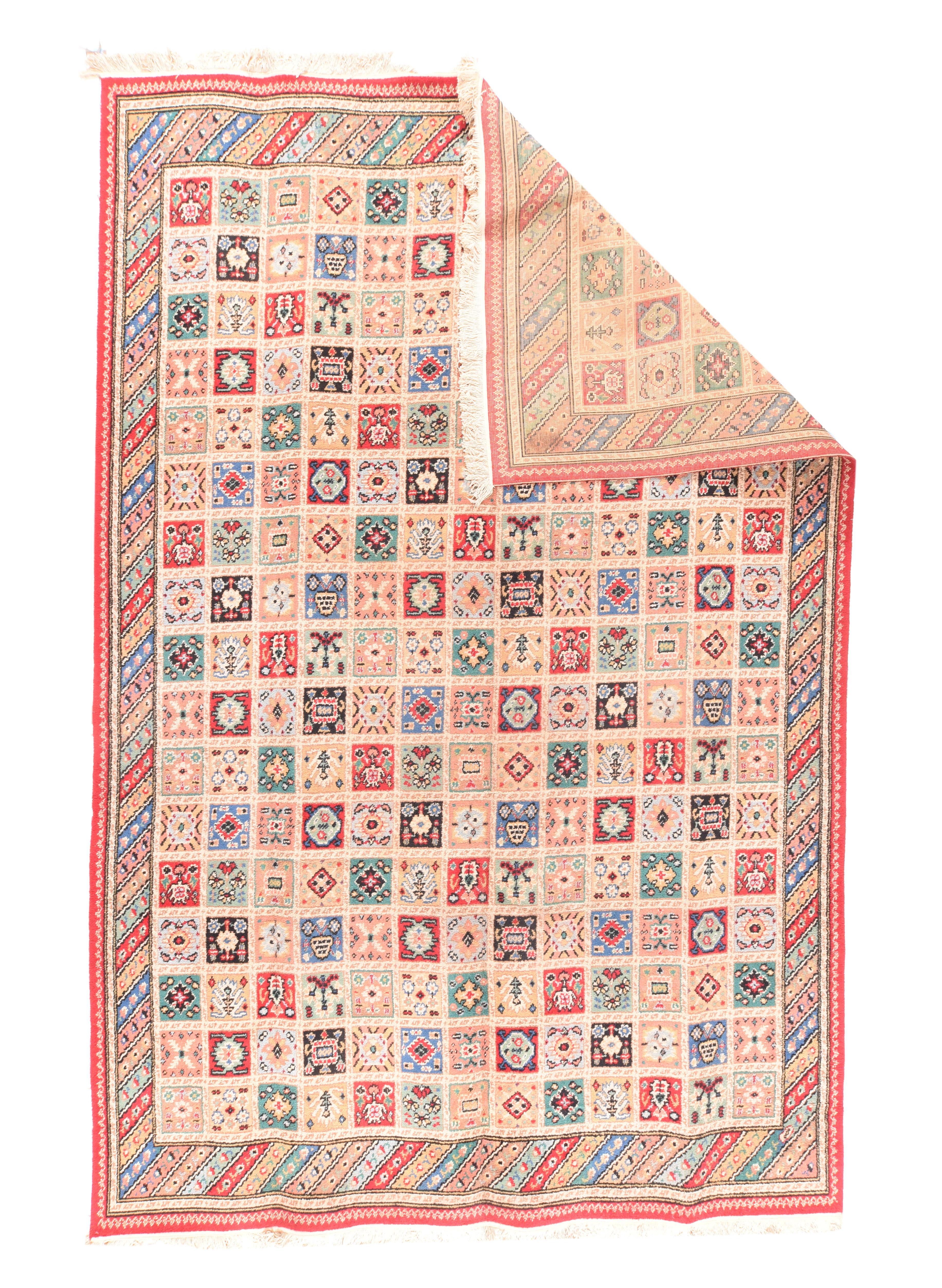 Fine Vintage European rug. Measures: 8'3'' x 11'6''. This hyper-elaborated 