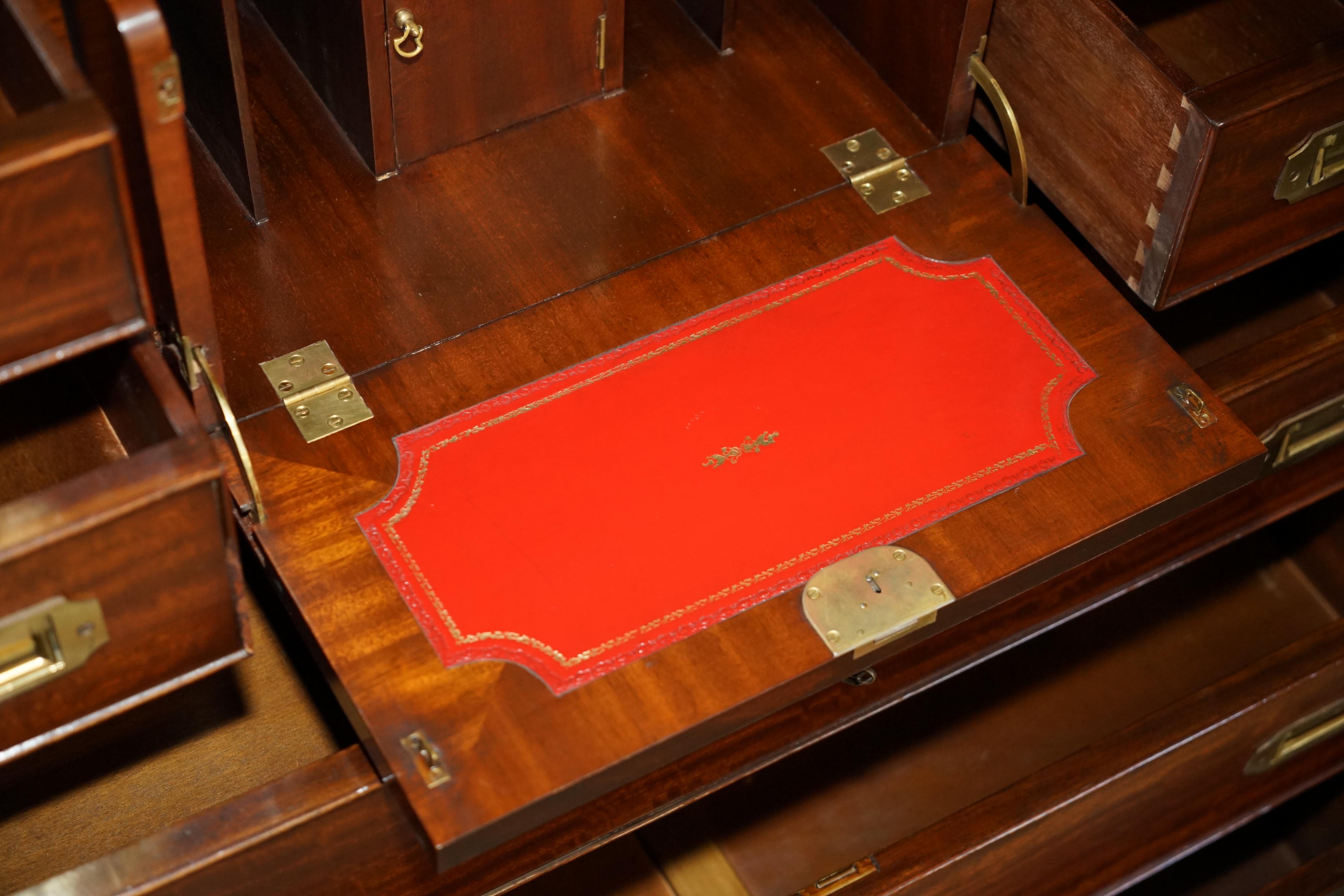 FINE CASSETTIERA MILITARE D'EPOCA IN OTTONE E PELLE OXBLOOD, d'epoca, con cassettiera in ottone e pelle. in vendita 10