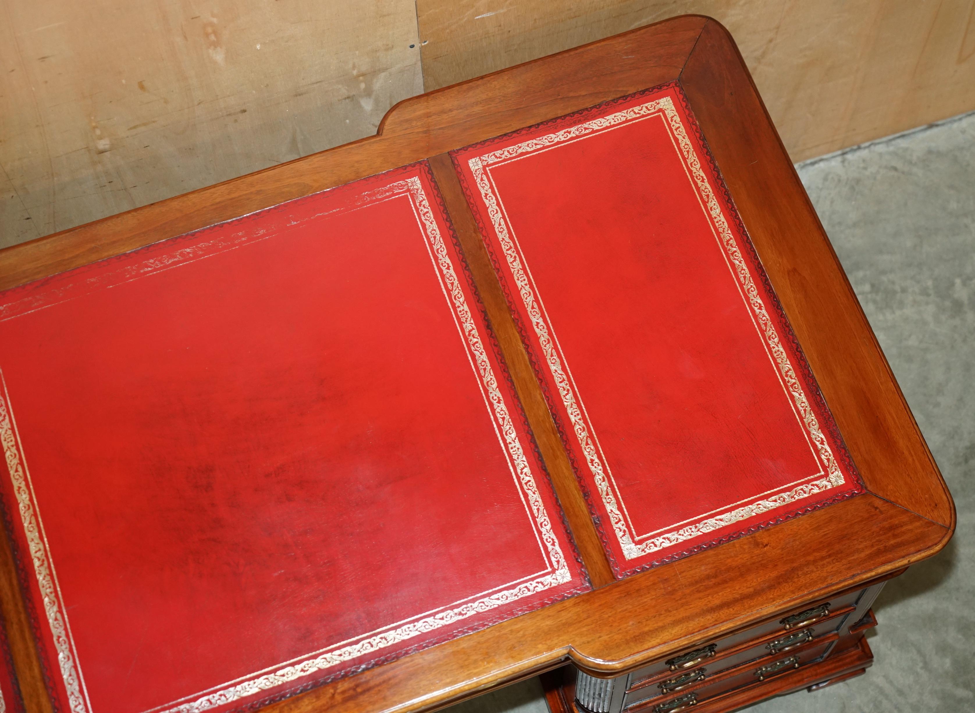 FINE ViNTAGE HARDWOOD & OXBLOOD LEATHER DOUBLE SIDED TWIN PEDESTAL PARTNER DESK en vente 3