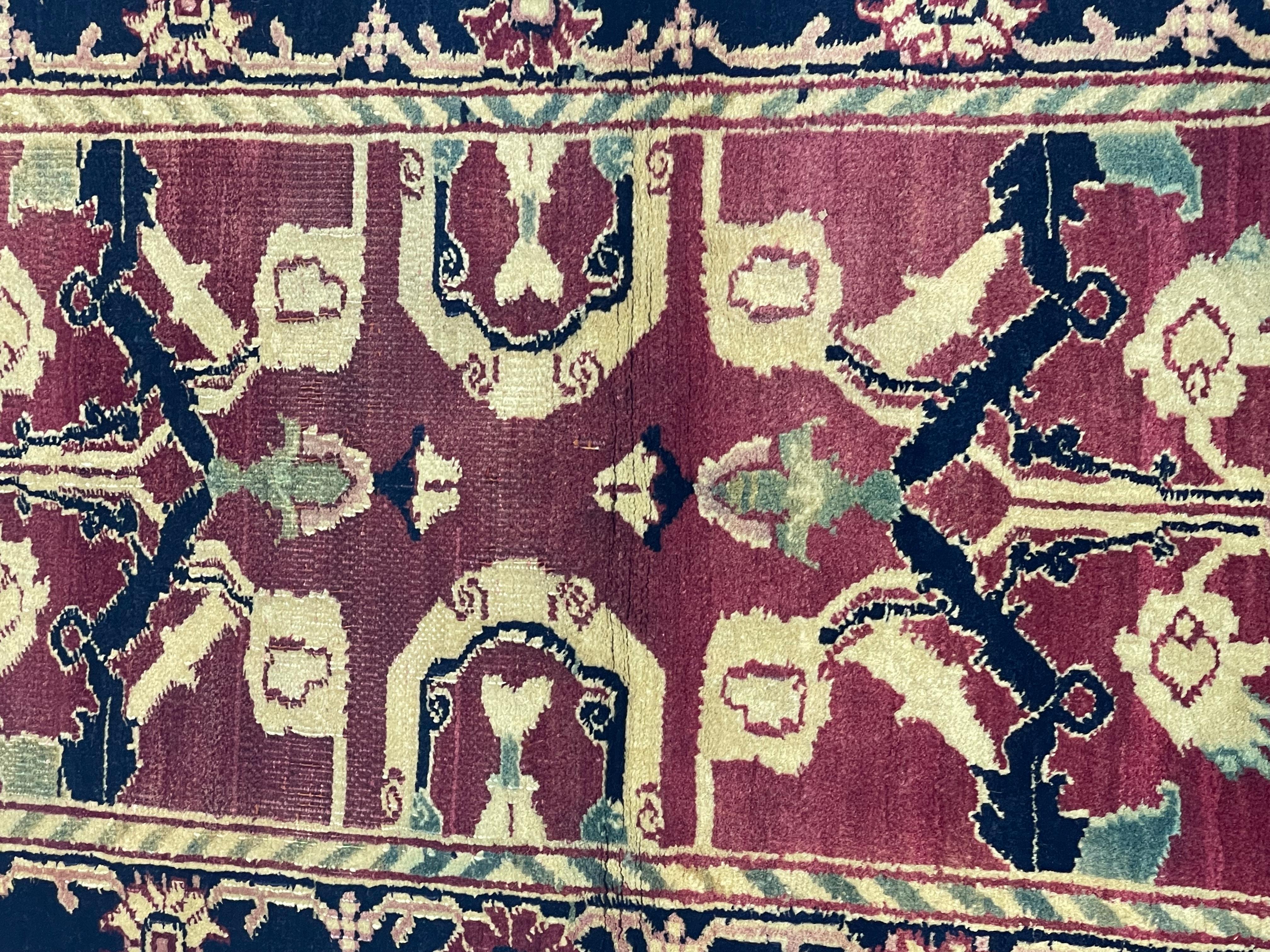 20ième siècle Fin Vintage Indian Agra Short Wool Runner 1'9 x 5'5 en vente