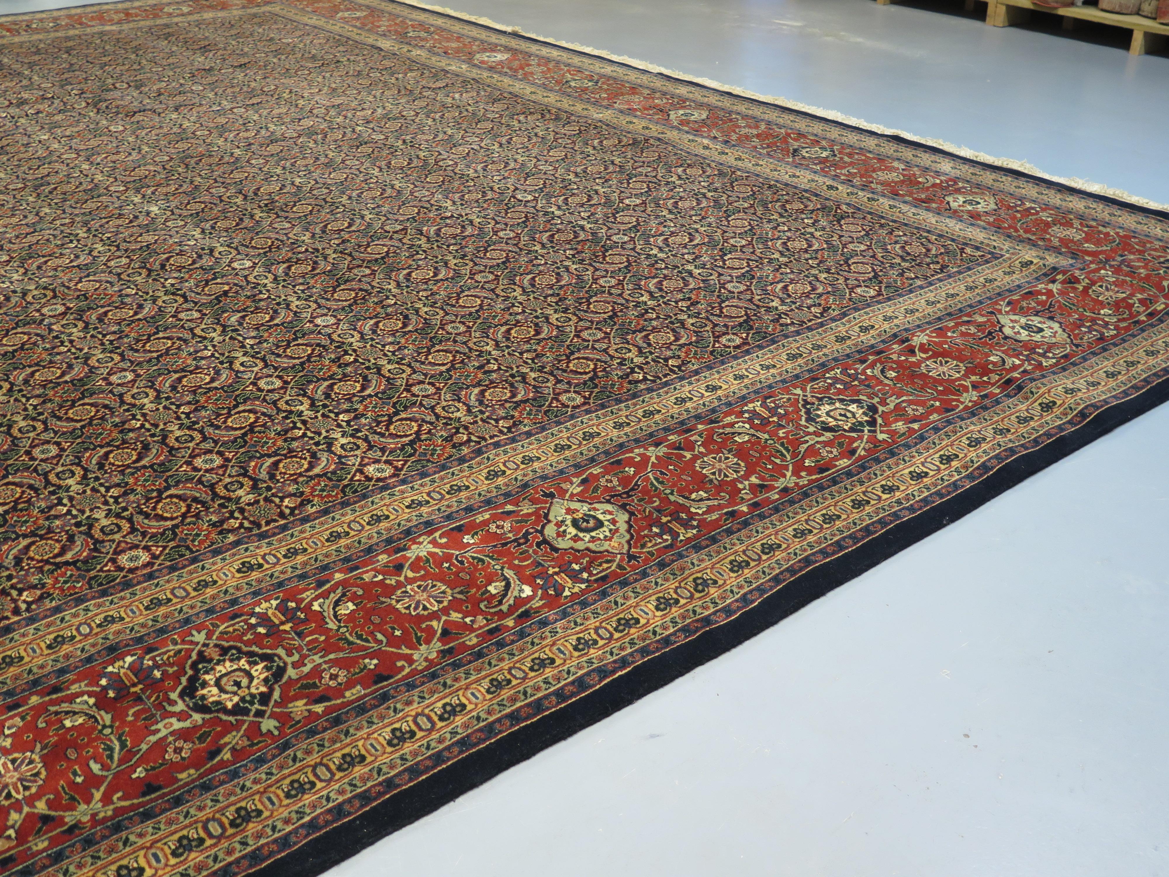 Indo-Tabriz-Teppich im Vintage-Stil (Indisch) im Angebot