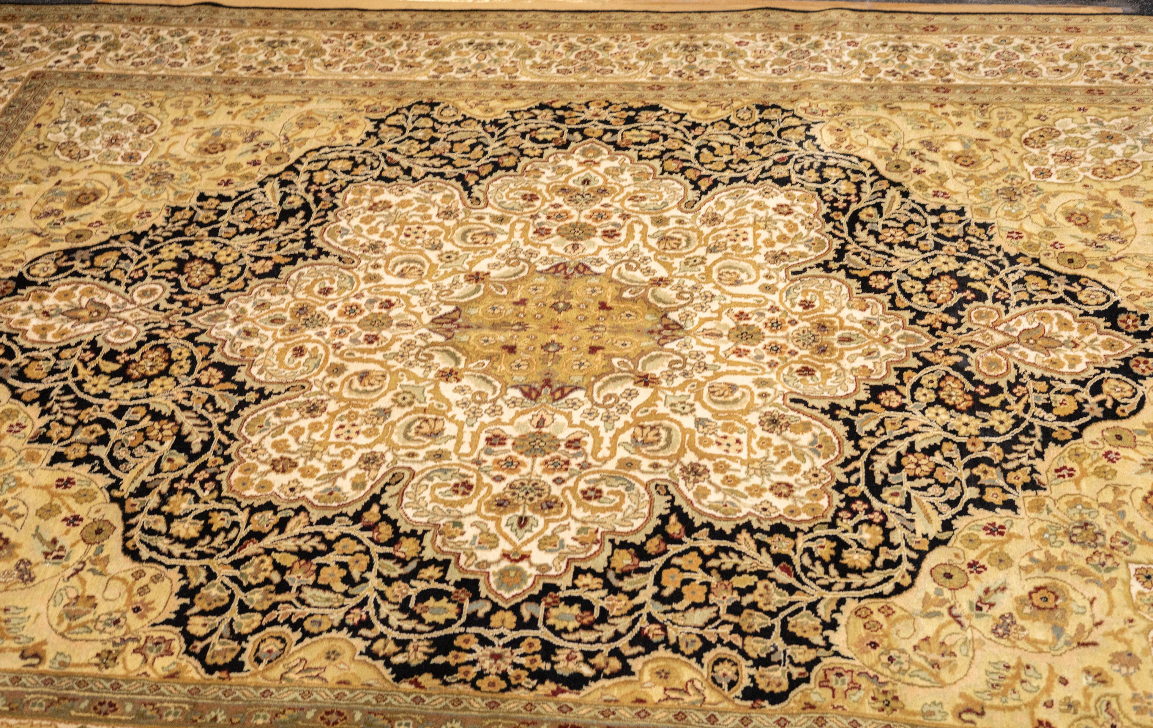 Tapis Vintage Indo Tabriz 8'9'' x 11'8'' (en anglais) Excellent état - En vente à New York, NY