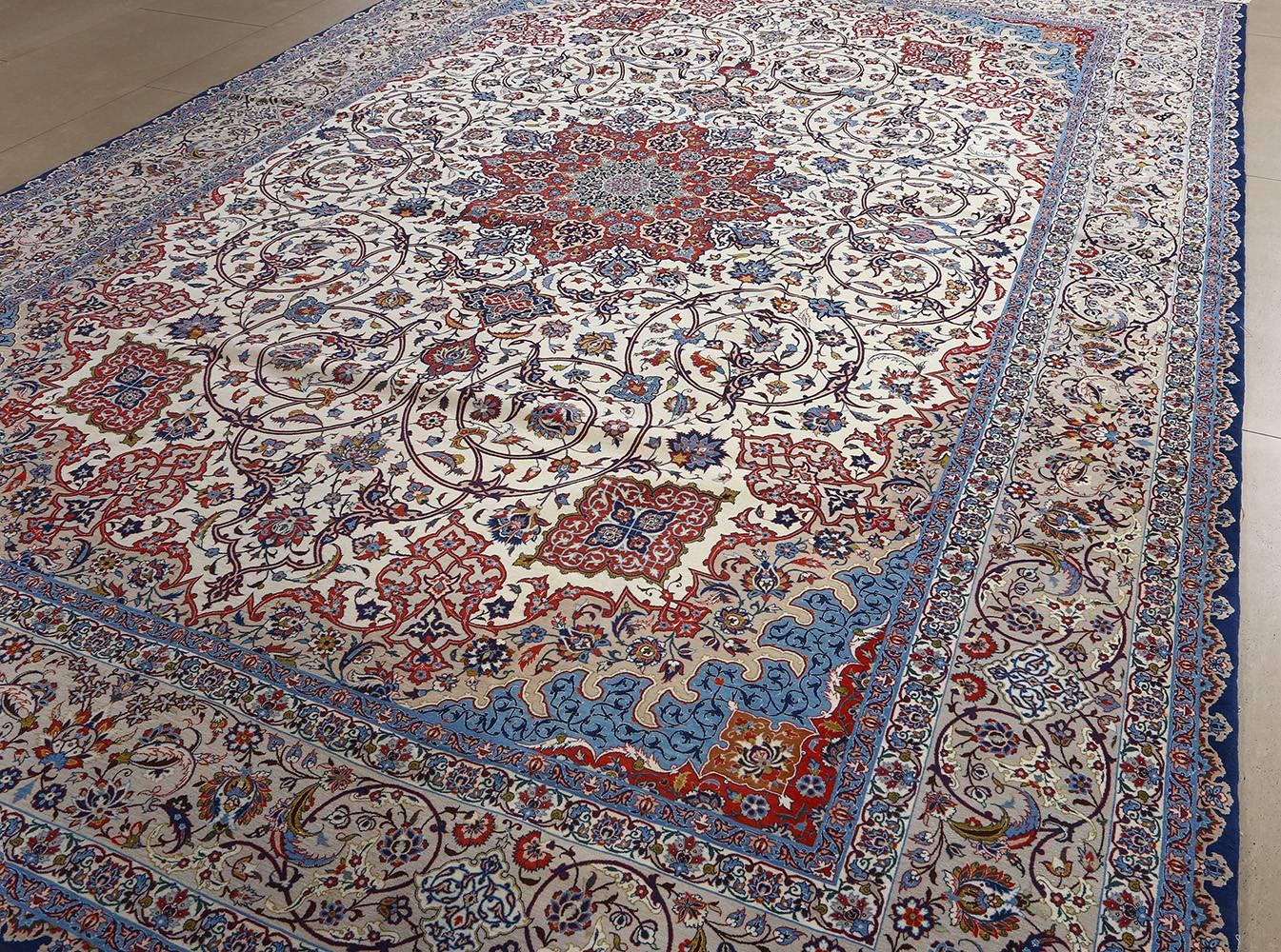 Hand-Knotted Fine Vintage Isfahan Persian Rug. Size: 10 ft 2 in x 14 ft 7 in (3.1 m x 4.44 m)