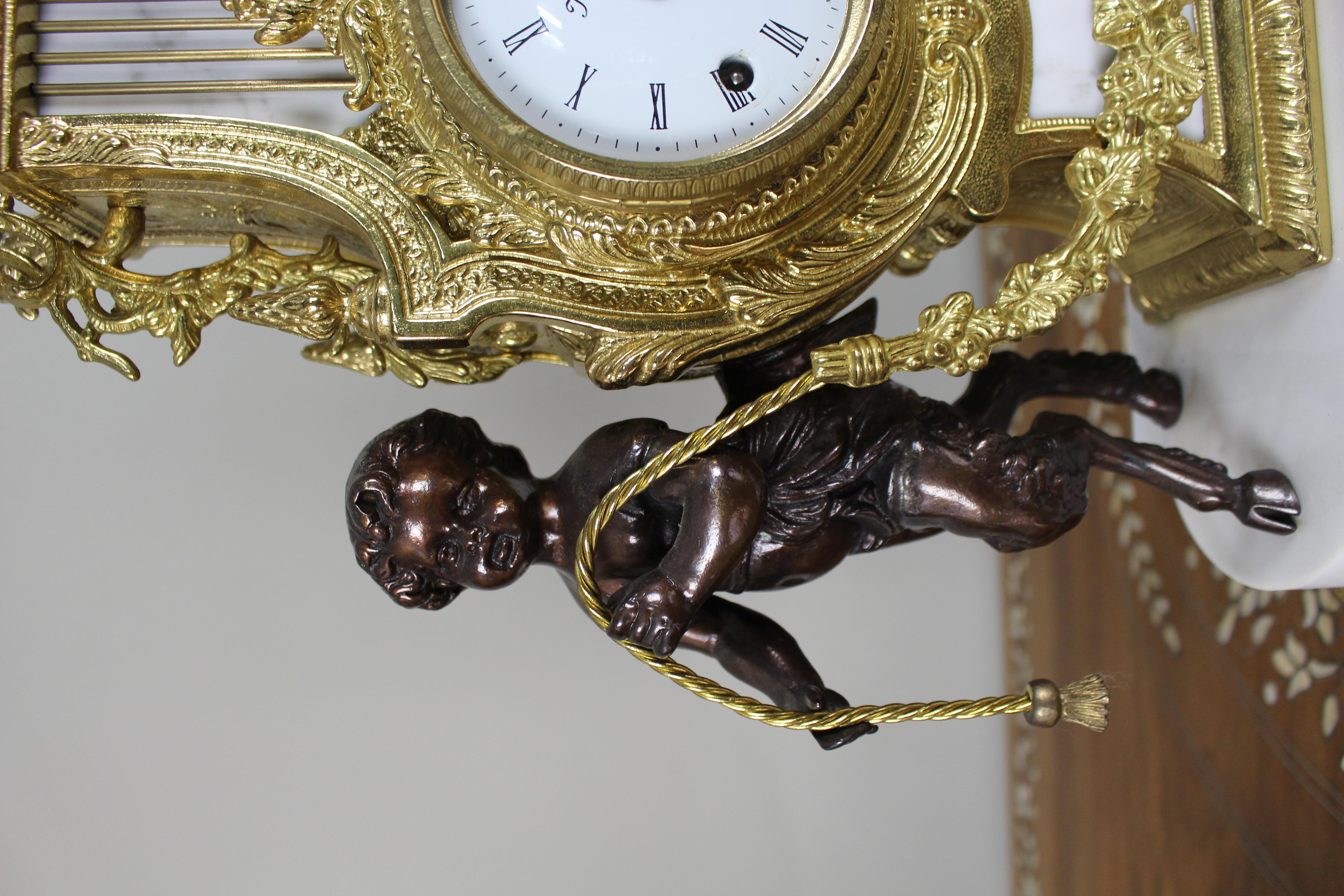 Raffinato set di orologi da tavolo in marmo e bronzo d'epoca in vendita 4
